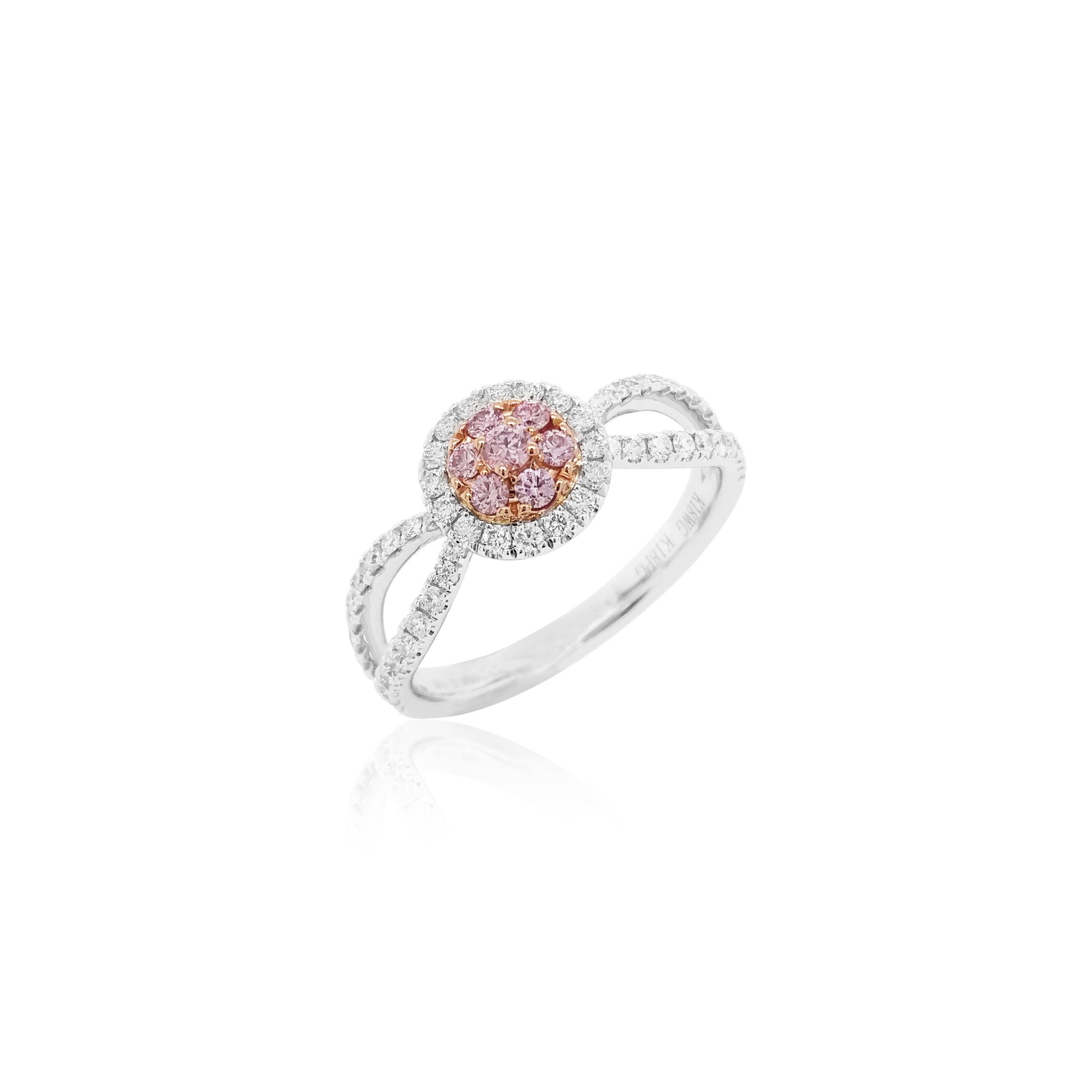 Pink Diamond & White Diamond Ring made in 18k Gold In New Condition For Sale In Hong Kong, HK