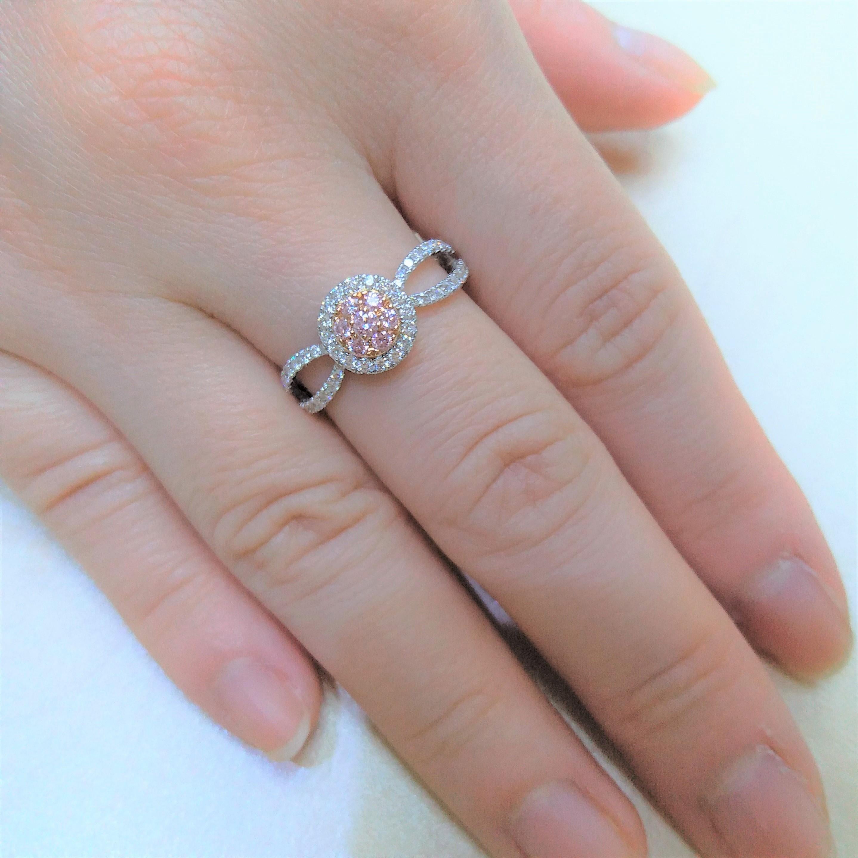 Women's Pink Diamond & White Diamond Ring made in 18k Gold For Sale