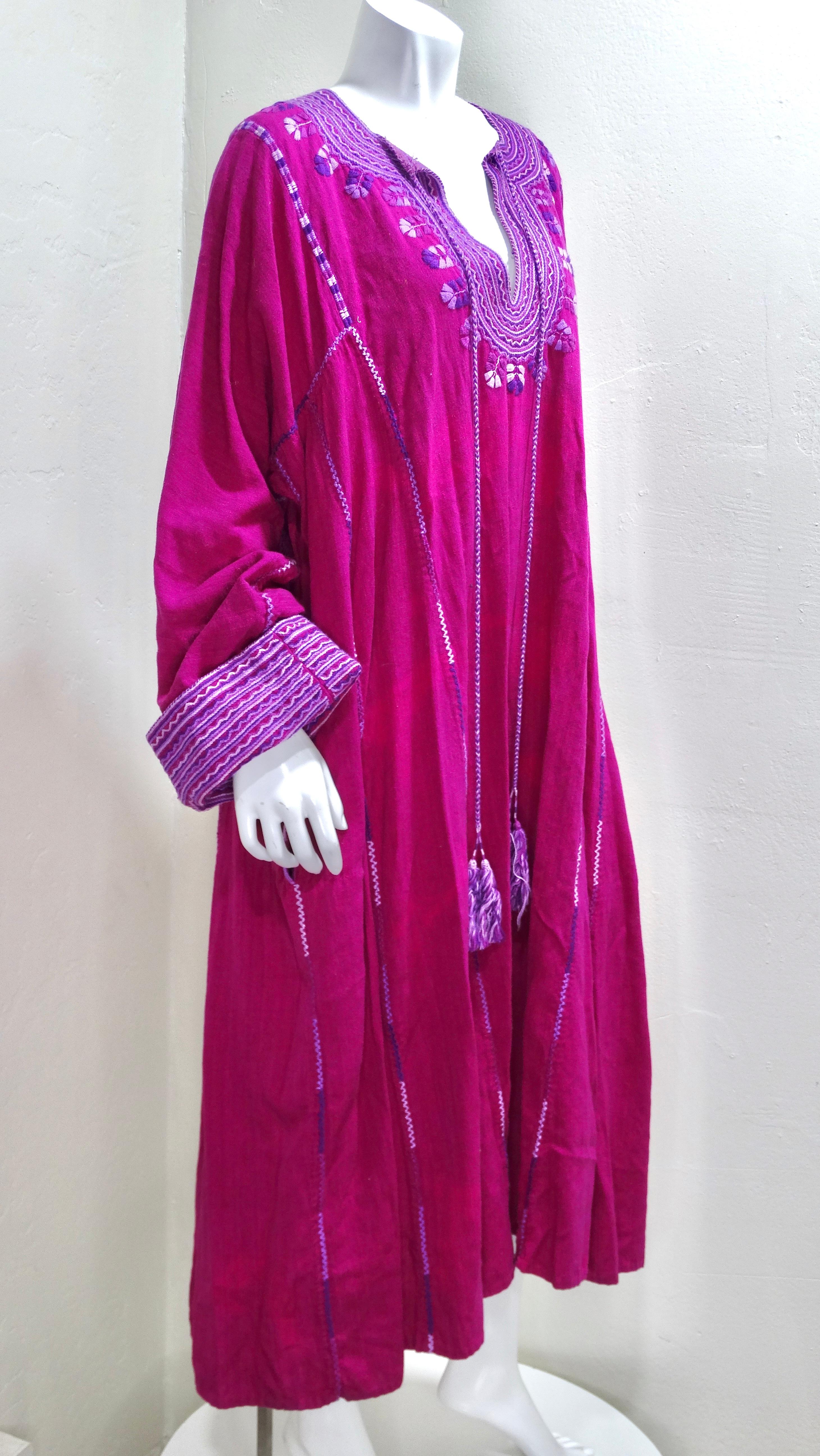 Pink Embroidered 1970's Kaftan In Good Condition In Scottsdale, AZ