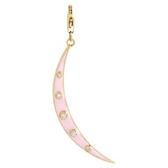Pendentif de lune en émail rose et diamants en or jaune 14 carats