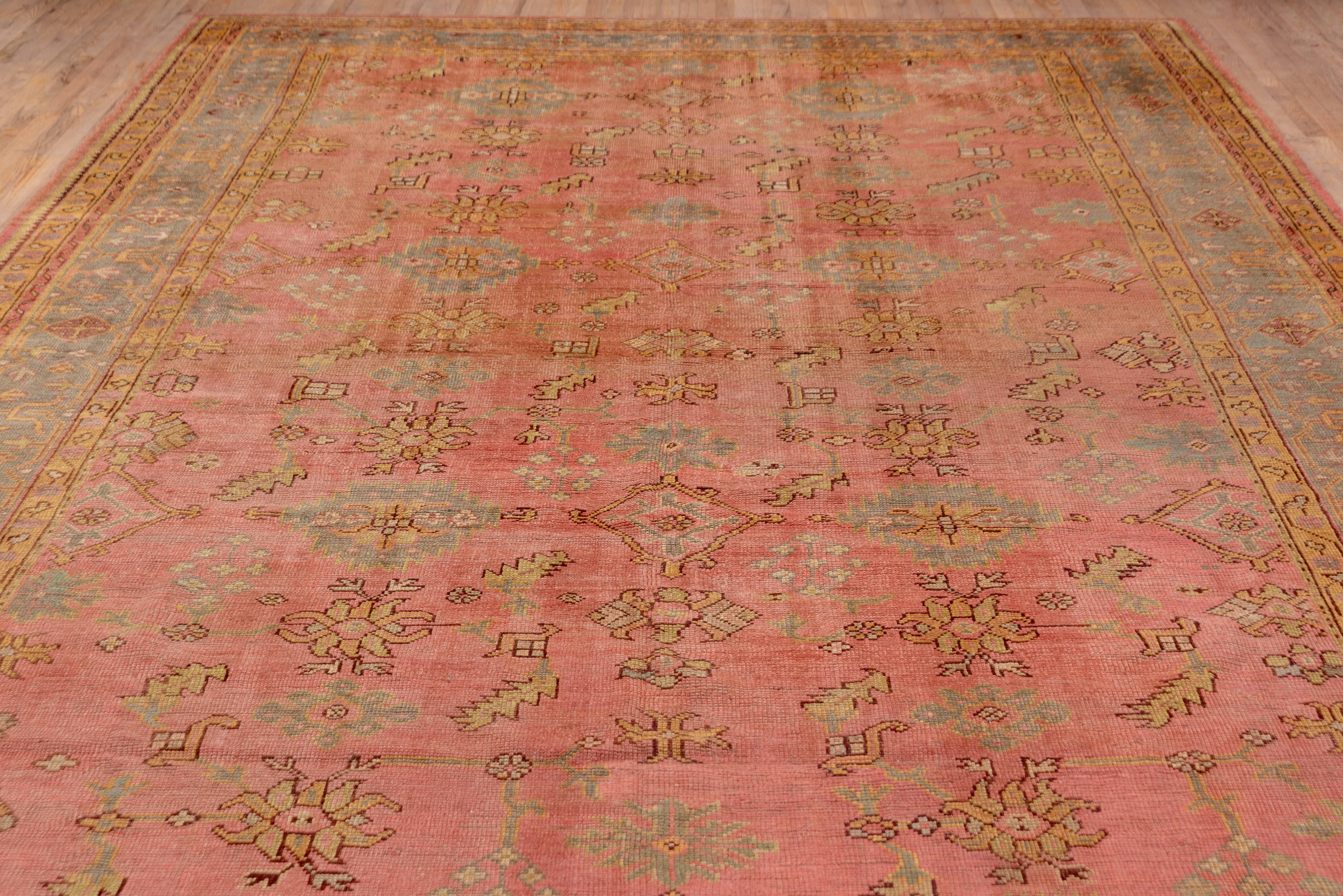 Turco Oushak antico con campo rosa, anni '20 circa in vendita