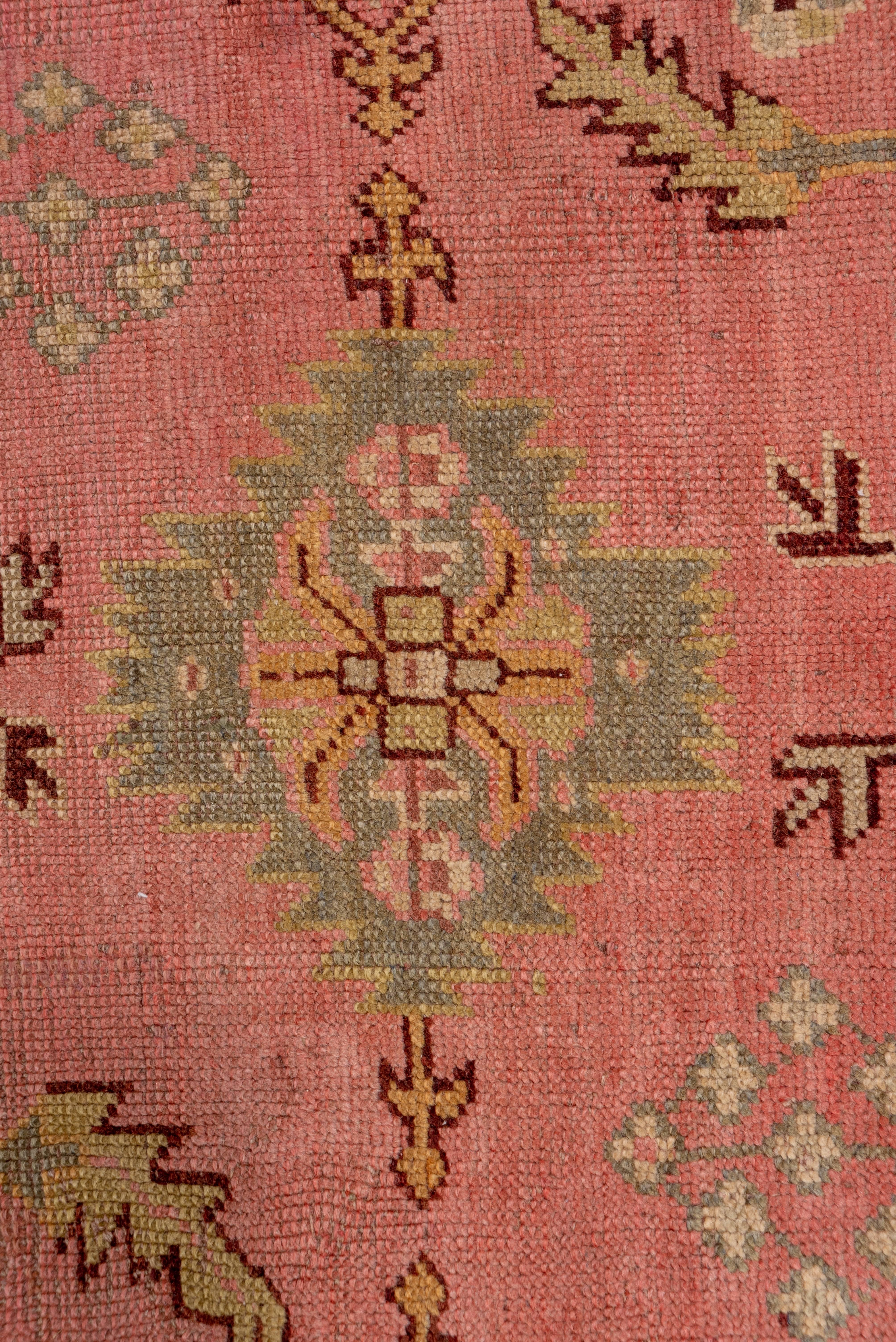 Oushak antico con campo rosa, anni '20 circa in vendita 2