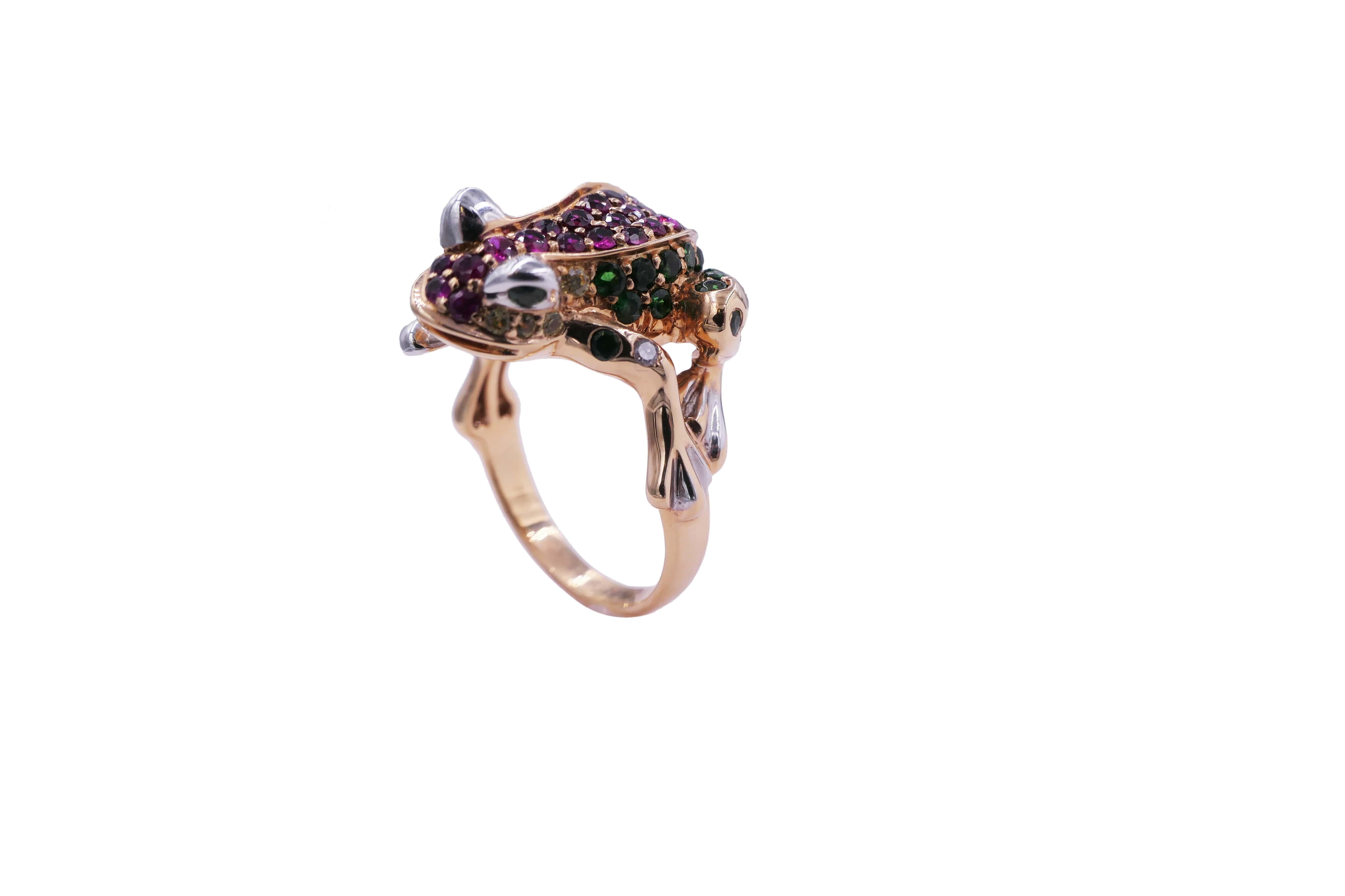 Bague en or rose « Lucky Frog » avec diamants, rubis et tsavorite verte, animal nature amusant en vente 2