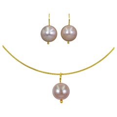 Pink Freshwater Pearl 18 Karat Gold Pendant Necklace and Drop Earrings Set