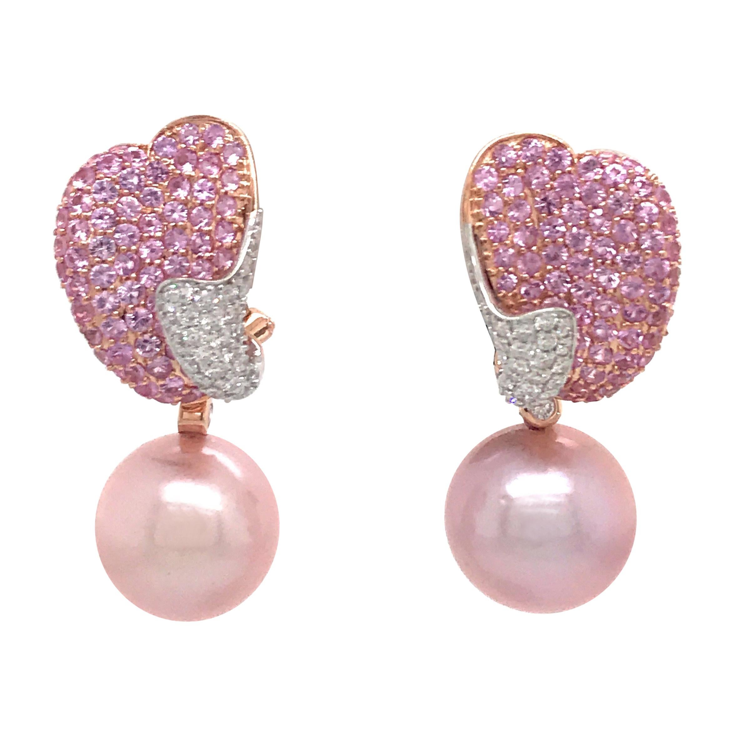 Boucles d'oreilles en or 18 carats avec perle d'eau douce rose, saphirs roses et diamants de 5,25 carats
