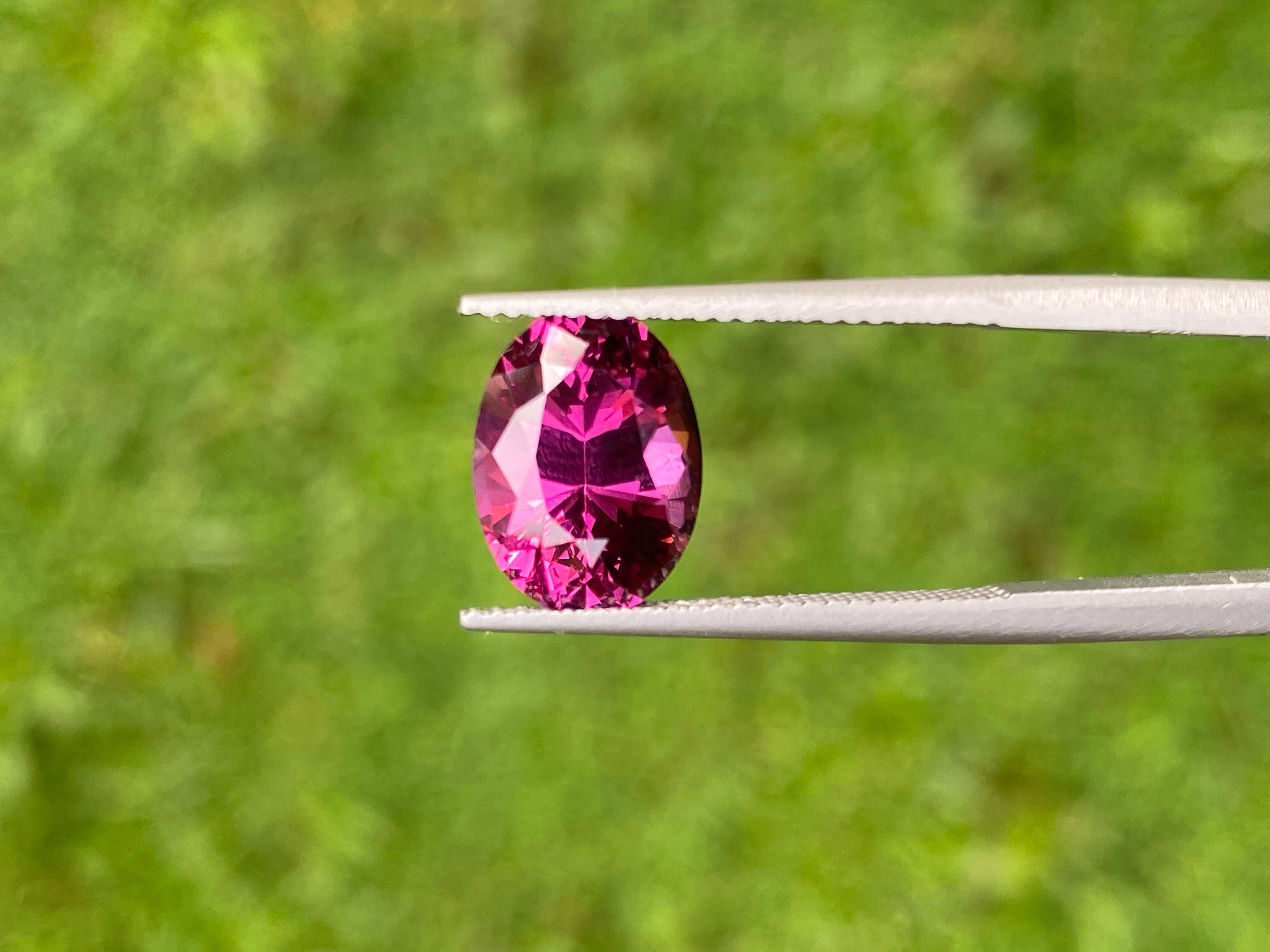 Pink Garnet Ring Gemstone 4.25 Carat Loose Gemstone Ceylon Origin In New Condition For Sale In Makola, LK