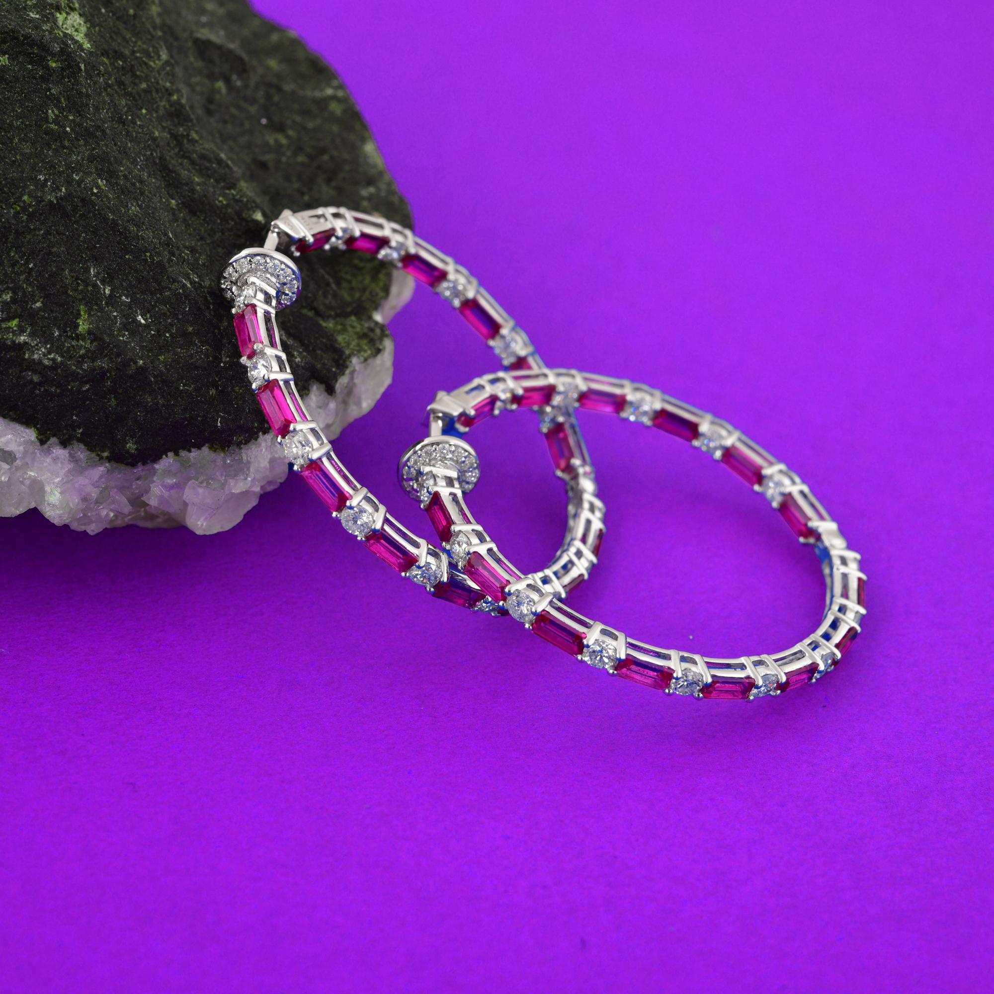 Orecchini a cerchio con gemme rosa SI/H Diamante in oro bianco 18 carati Gioielli fatti a mano In condizioni Nuovo in vendita a Diera, Dubai