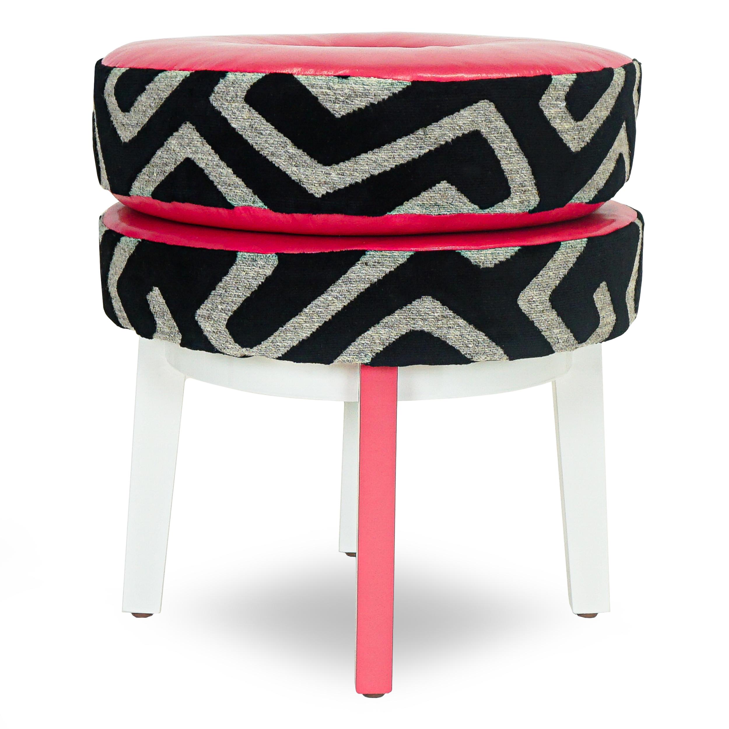 Pink Geometric Print Donut Stool In New Condition For Sale In Greenwich, CT