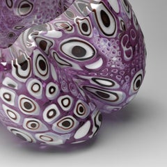 Centre de table en verre rose de Barbara Nanning