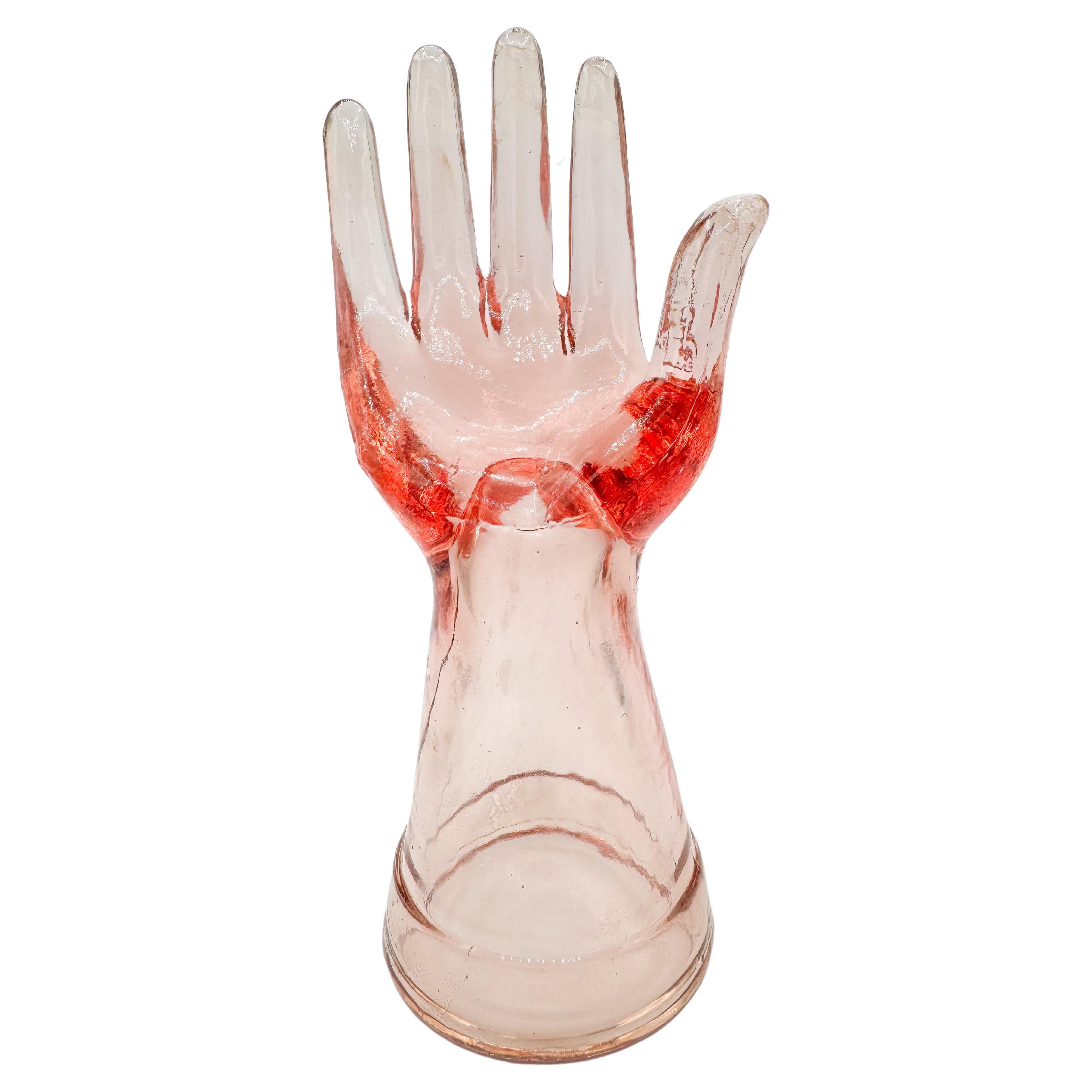 Mannequin-Vitrinenhand aus rosa Glas, 1960er Jahre