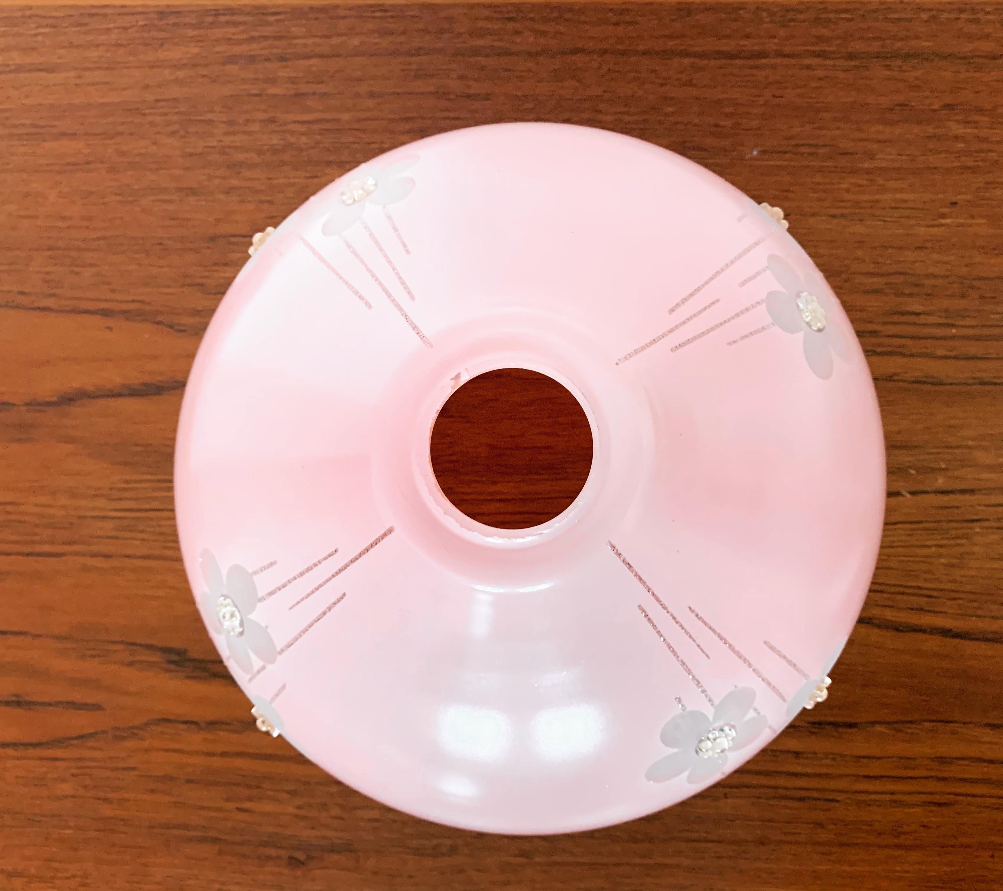 Lampada a sospensione in vetro rosa in vendita 4