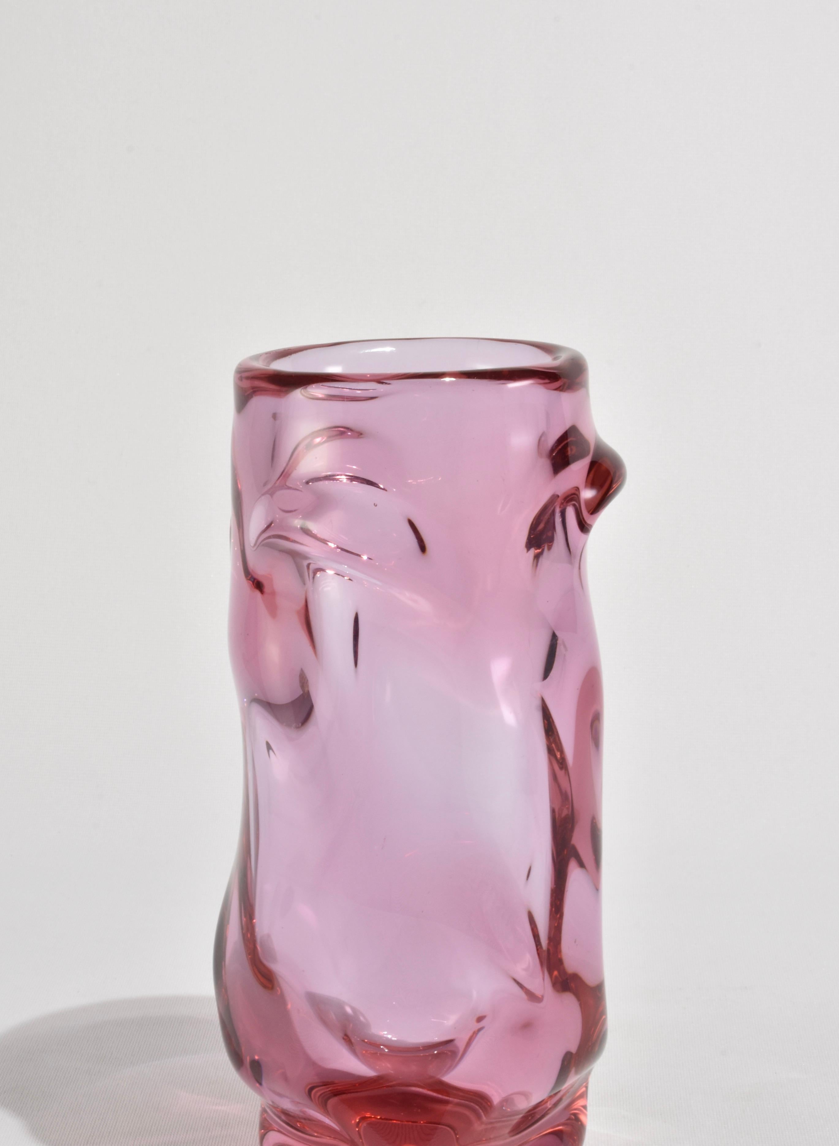 Pink Glass Vase In Excellent Condition In Richmond, VA