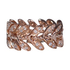 Pink Gold Band Ring with Diamonds Pavé Leaves