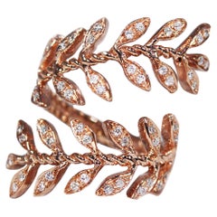 Pink Gold Contrarié Ring with Diamonds Pavé Leaves
