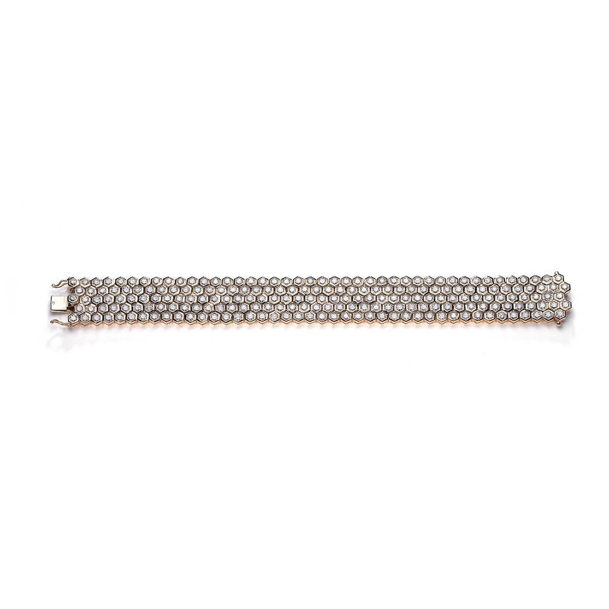 Bracelet in 18kt pink gold set with 210 diamonds 18.34 cts