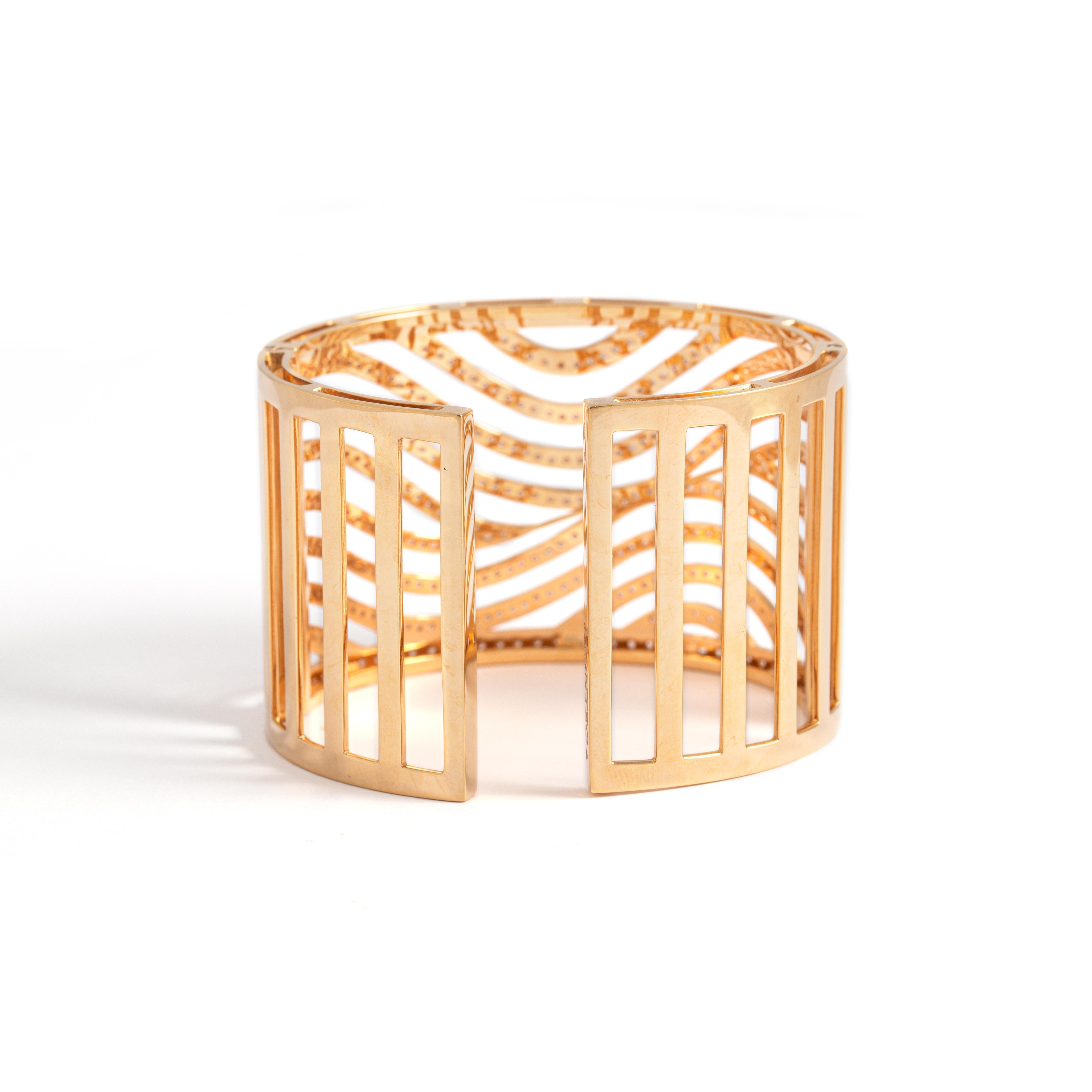 Contemporain Bracelet en or rose et diamants en vente