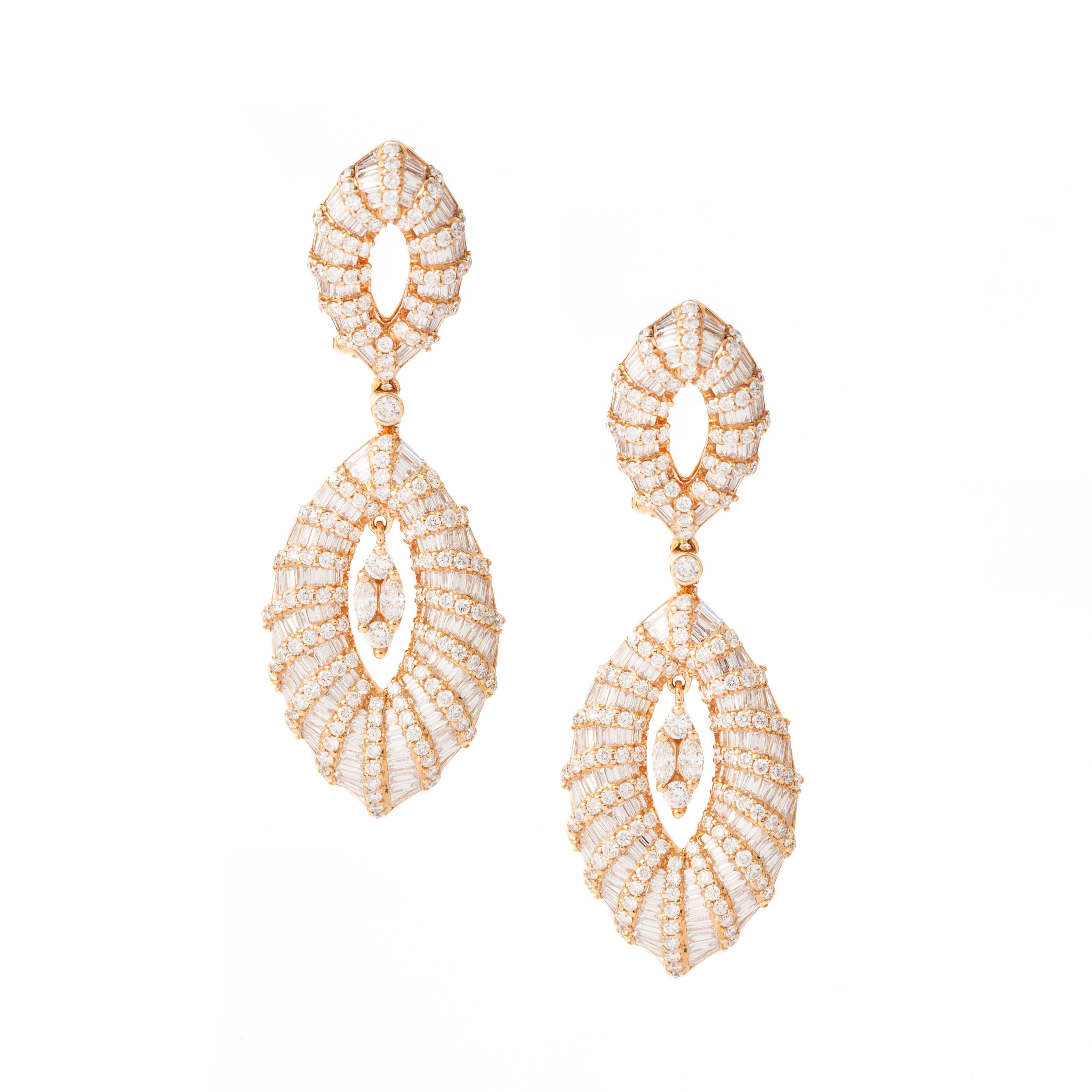 Earrings in 18kt pink gold set with 371 marquise and pear-shaped  cut diamonds 3.20 cts and 320 diamonds 2.17 cts.

Length: 5.00 centimeters (1.97 inches). 

Maximum Width :1.70 centimeters (0.67 inches).

Total weight: 17.36 grams.    