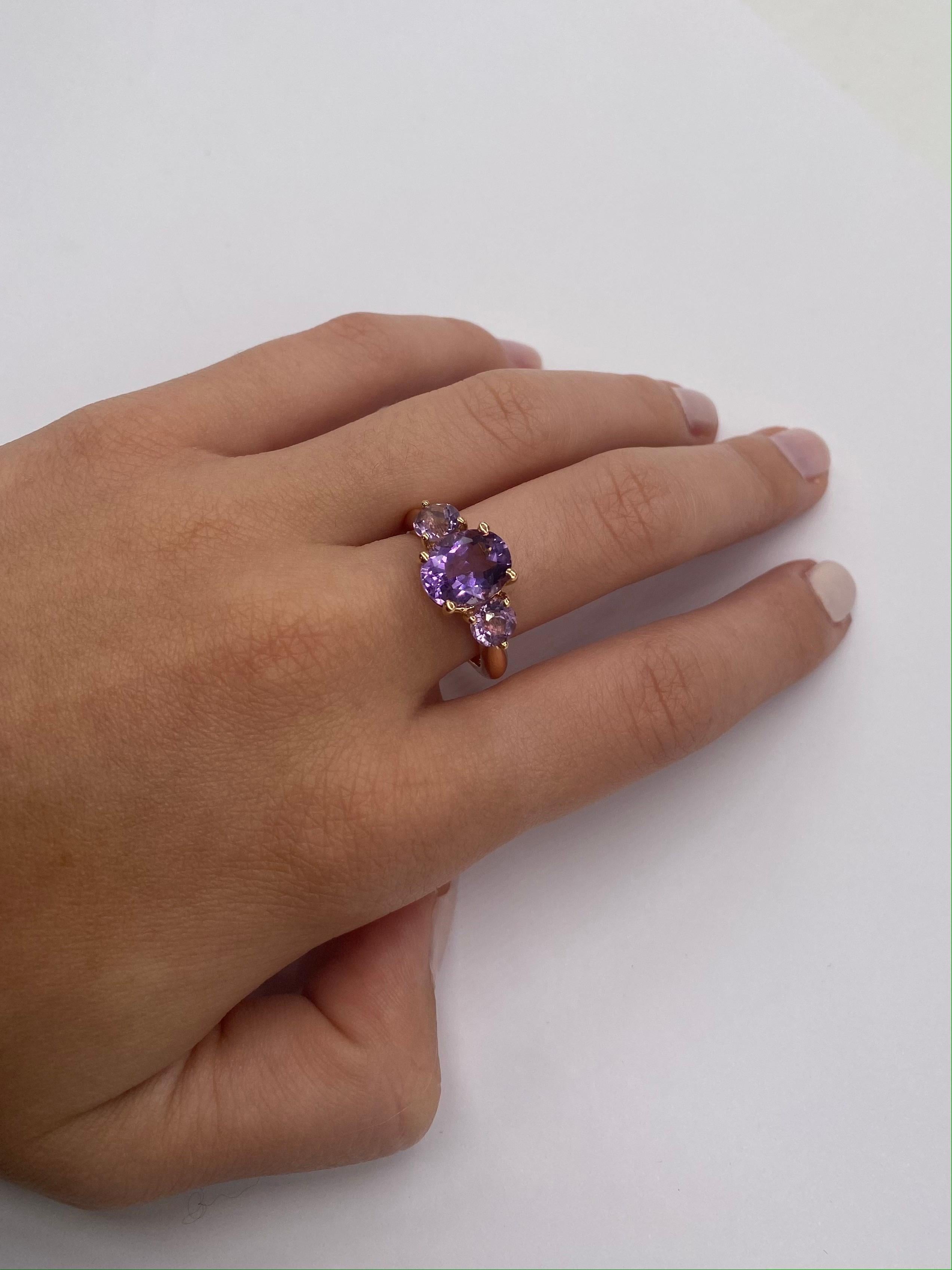 Pink Gold Ring Surmounted by 3 Amethyst In New Condition For Sale In Vannes, FR