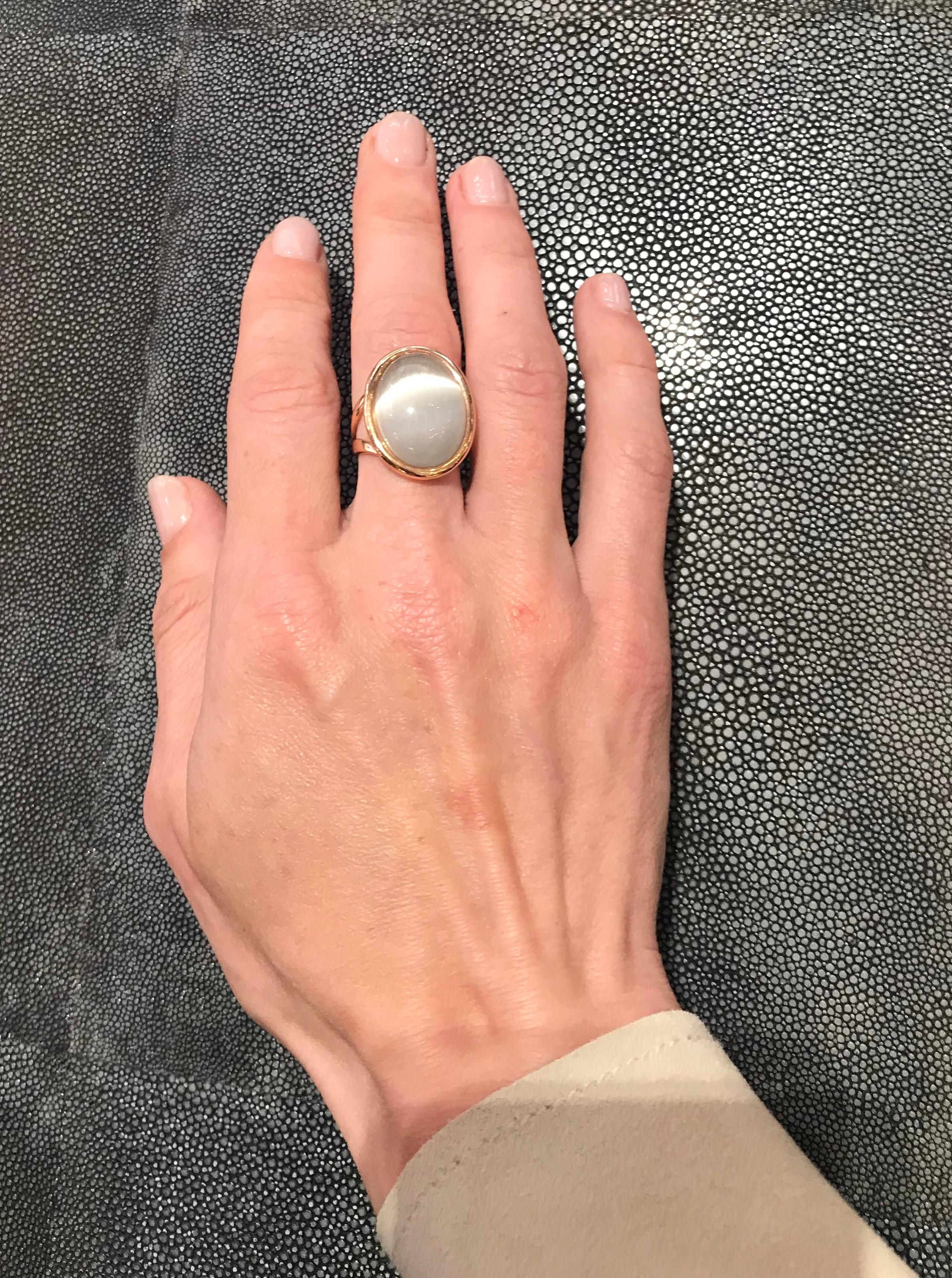 Women's Pink Gold Ring Surmounted by a Grey Quartz Shape Cabochon