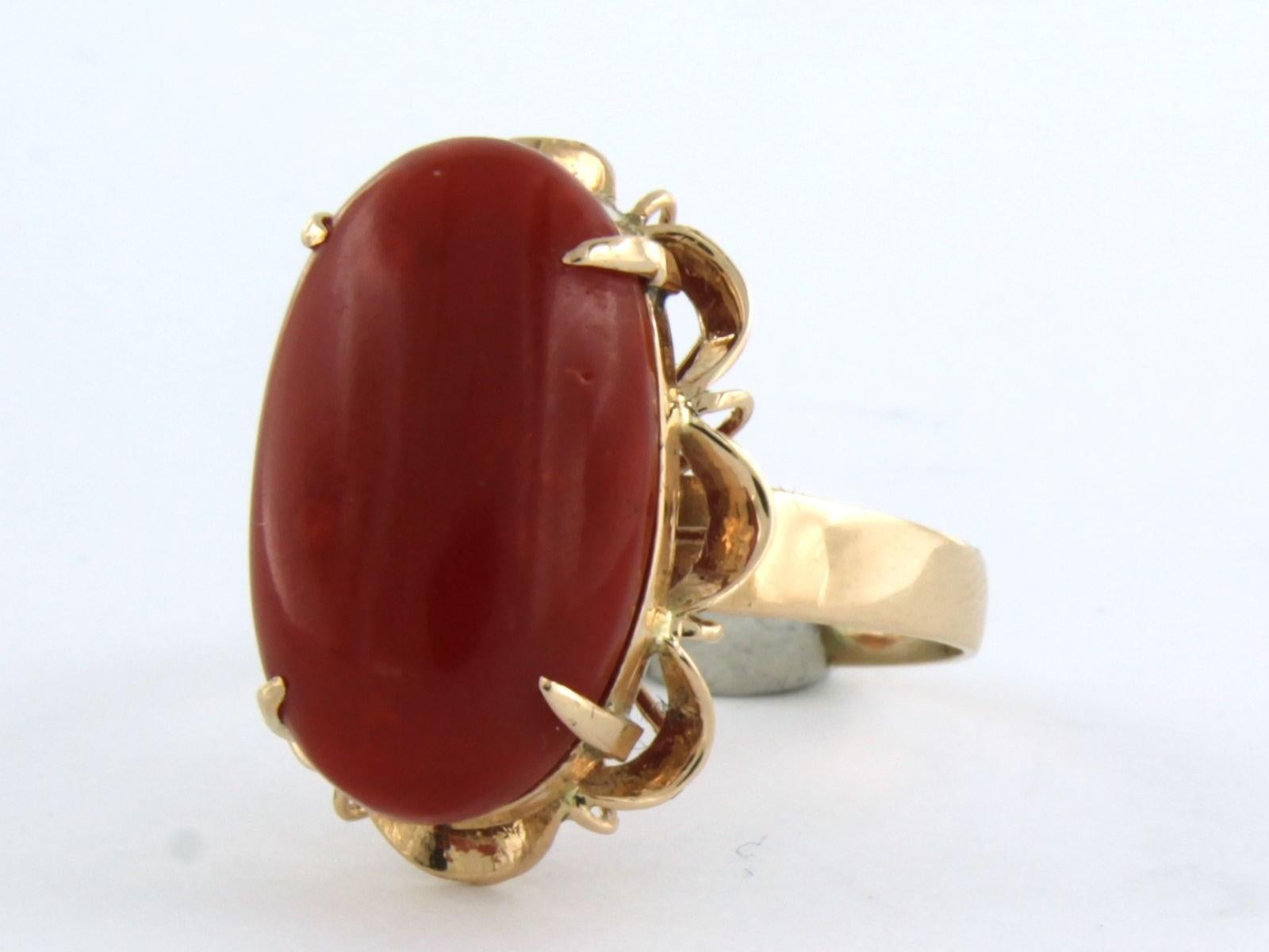 Cabochon Pink gold ring with corallium rubrum 4.9 grams 10k gold For Sale