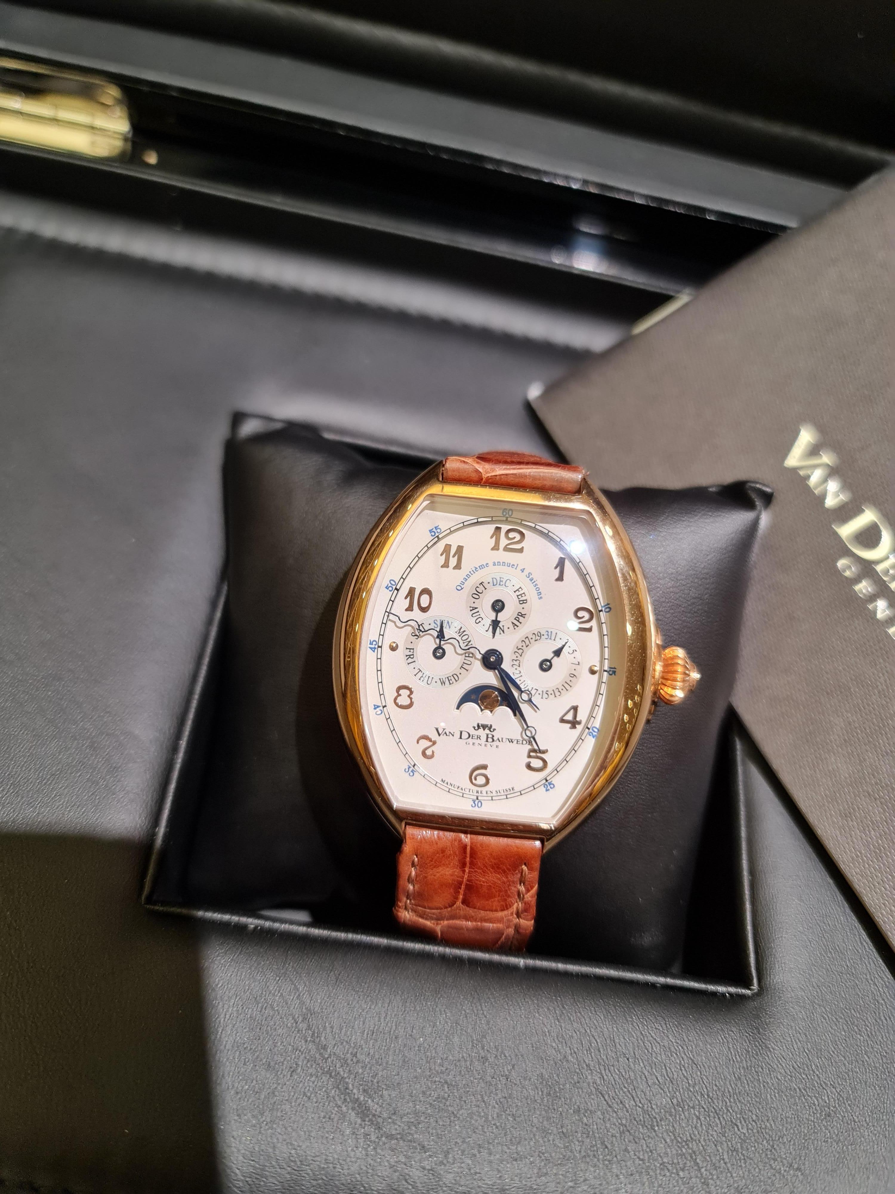 Pink Gold Van Der Bauwede Quantième annuel 4saisons Wrist Watch- Limited Edition For Sale 8