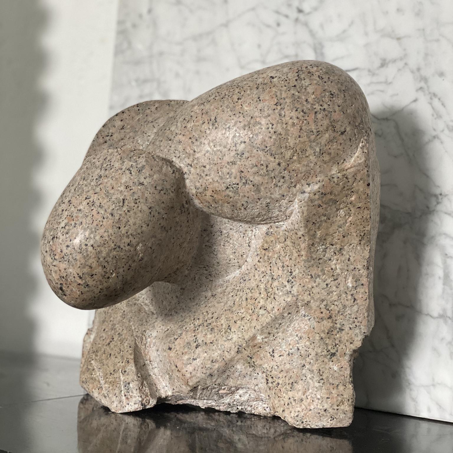 Sculpture en granit rose d'Aldo Flecchia en vente 1