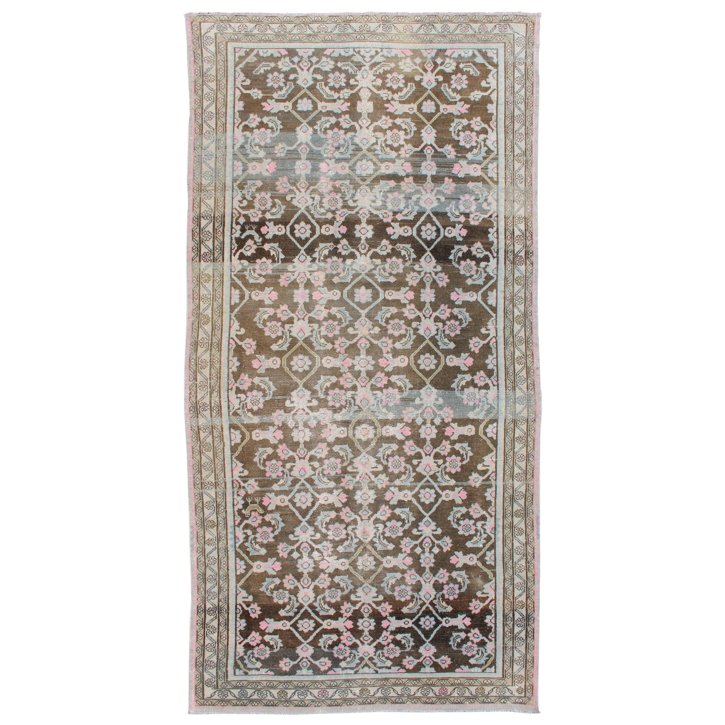 Persischer Hamadan-Teppich im Vintage-Stil in Rosa, Grau, Anthrazit und Braun mit Blumenmuster im Angebot