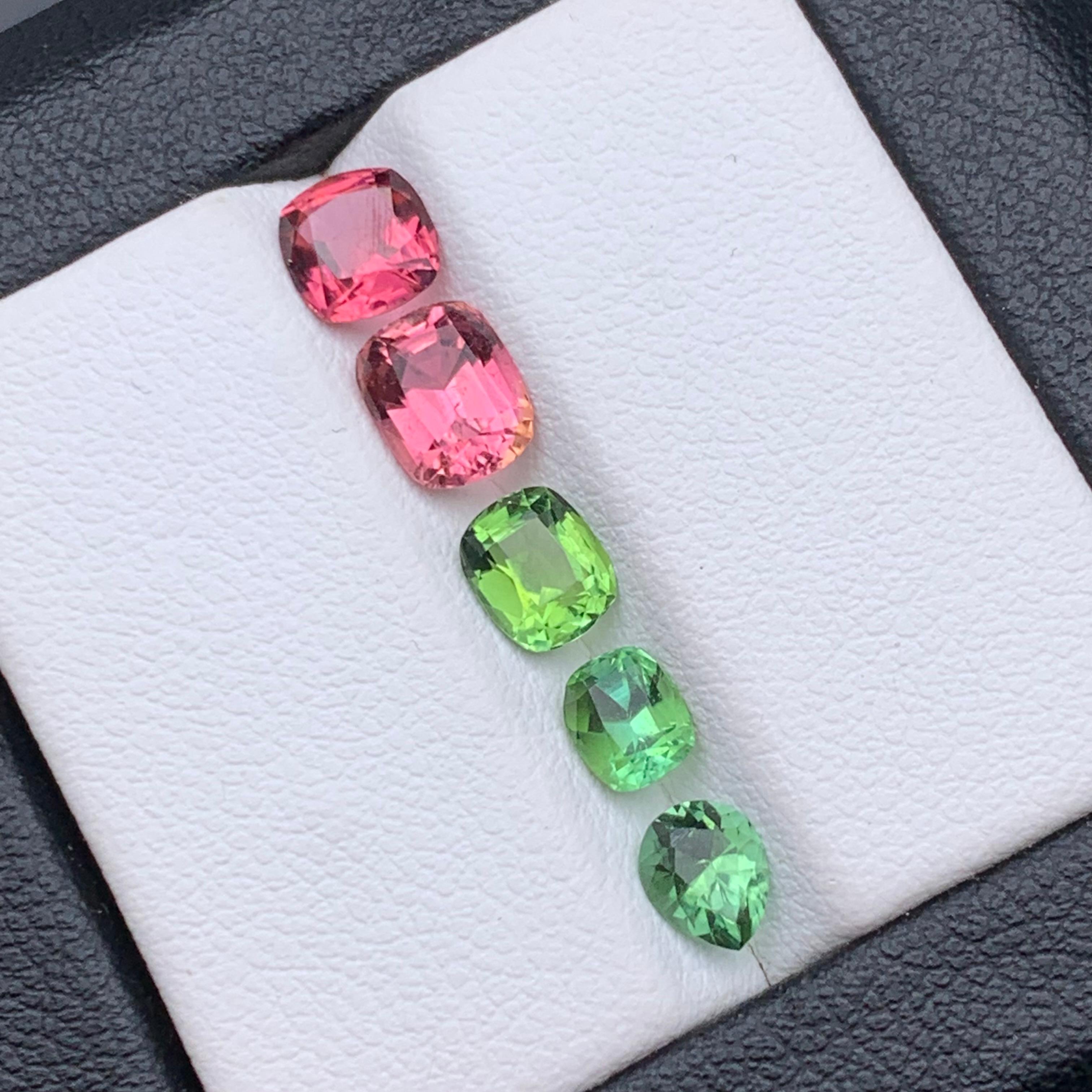 Gemme sfuse di tormalina naturale rosa e verde da 3,20 carati con taglio a cuscino per gioielli In condizioni Nuovo in vendita a Peshawar, PK