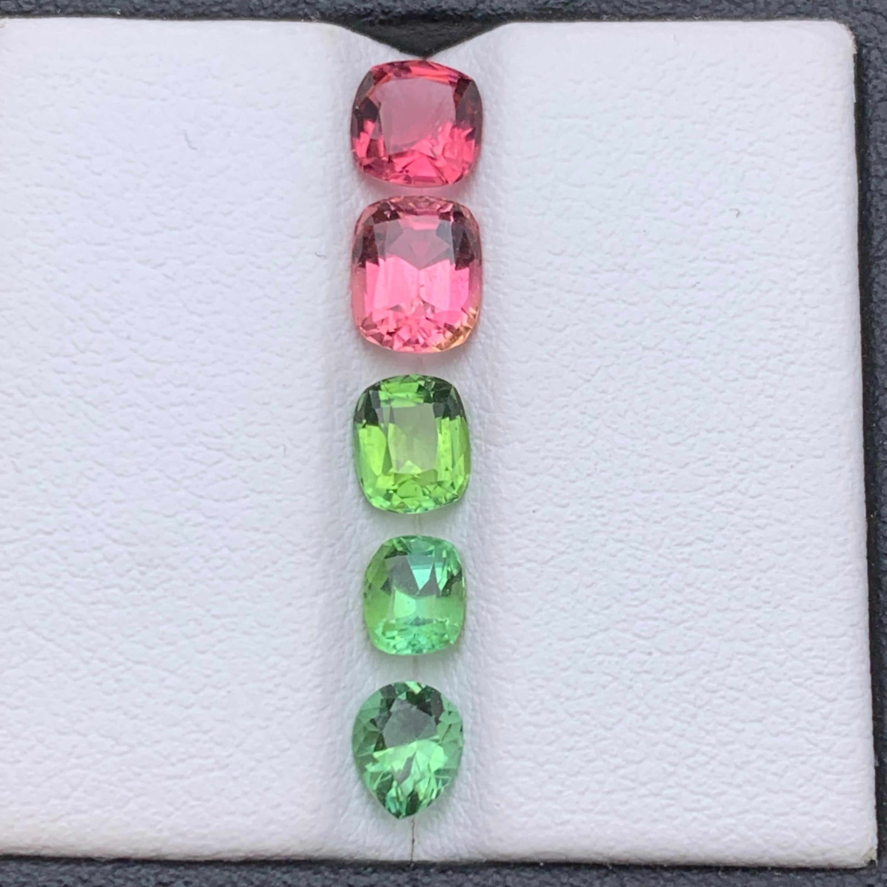Gemme sfuse di tormalina naturale rosa e verde da 3,20 carati con taglio a cuscino per gioielli in vendita 1