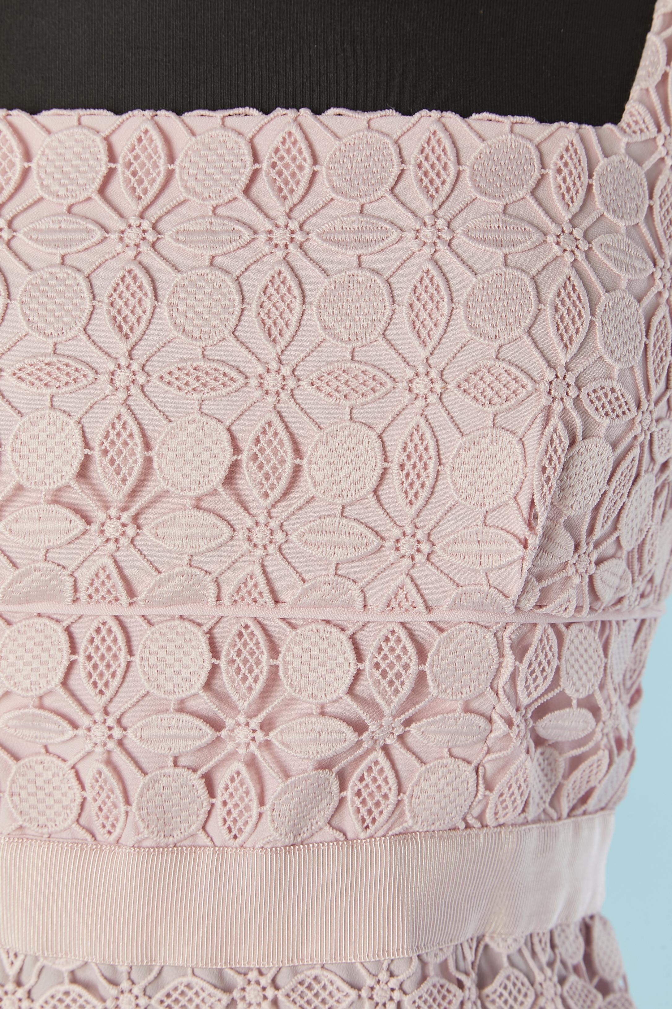Pink guipure cocktail dress. Main fabric and lining: polyester. Waistband composition: 92% polyester, 8% elastane. 
Zip closure on the middle back + hook&eye. 
New with tag
SIZE 2 / XXS 
