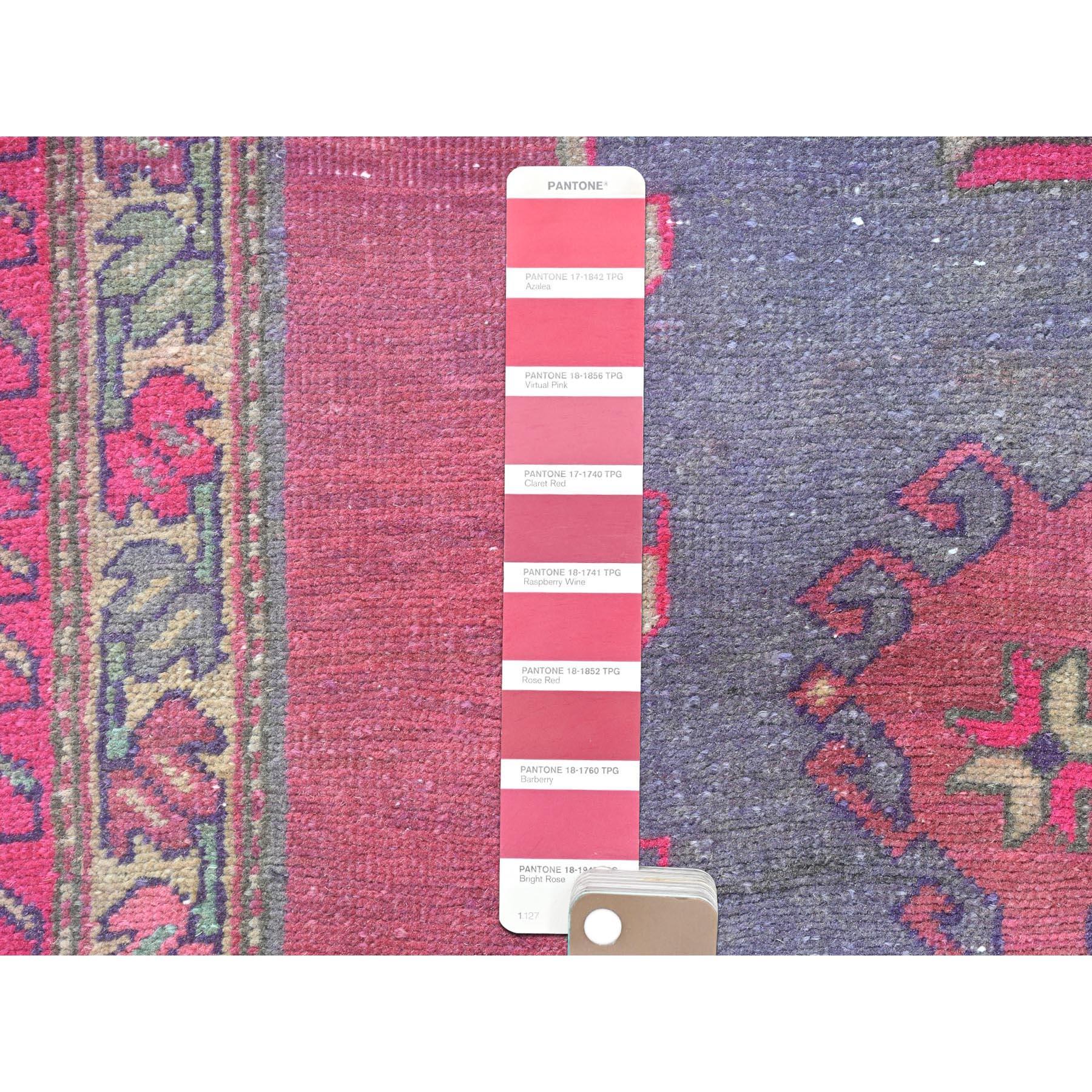 Handgeknüpfter rosafarbener geblümter böhmischer nordwestlicher persischer Abrash-Teppich aus reiner Wolle (Persisch)