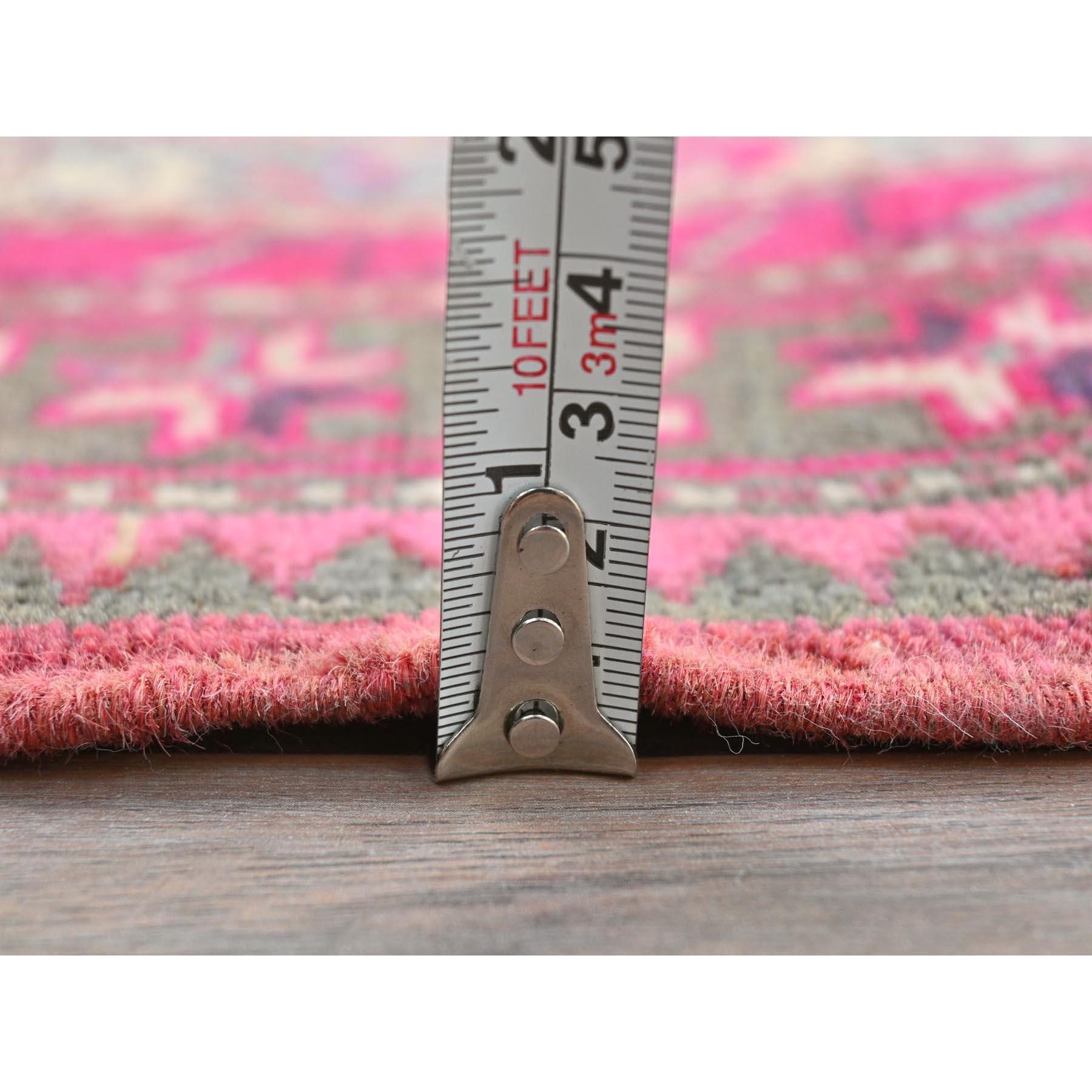 Handgeknüpfter rosafarbener geblümter böhmischer nordwestlicher persischer Abrash-Teppich aus reiner Wolle (Mitte des 20. Jahrhunderts)