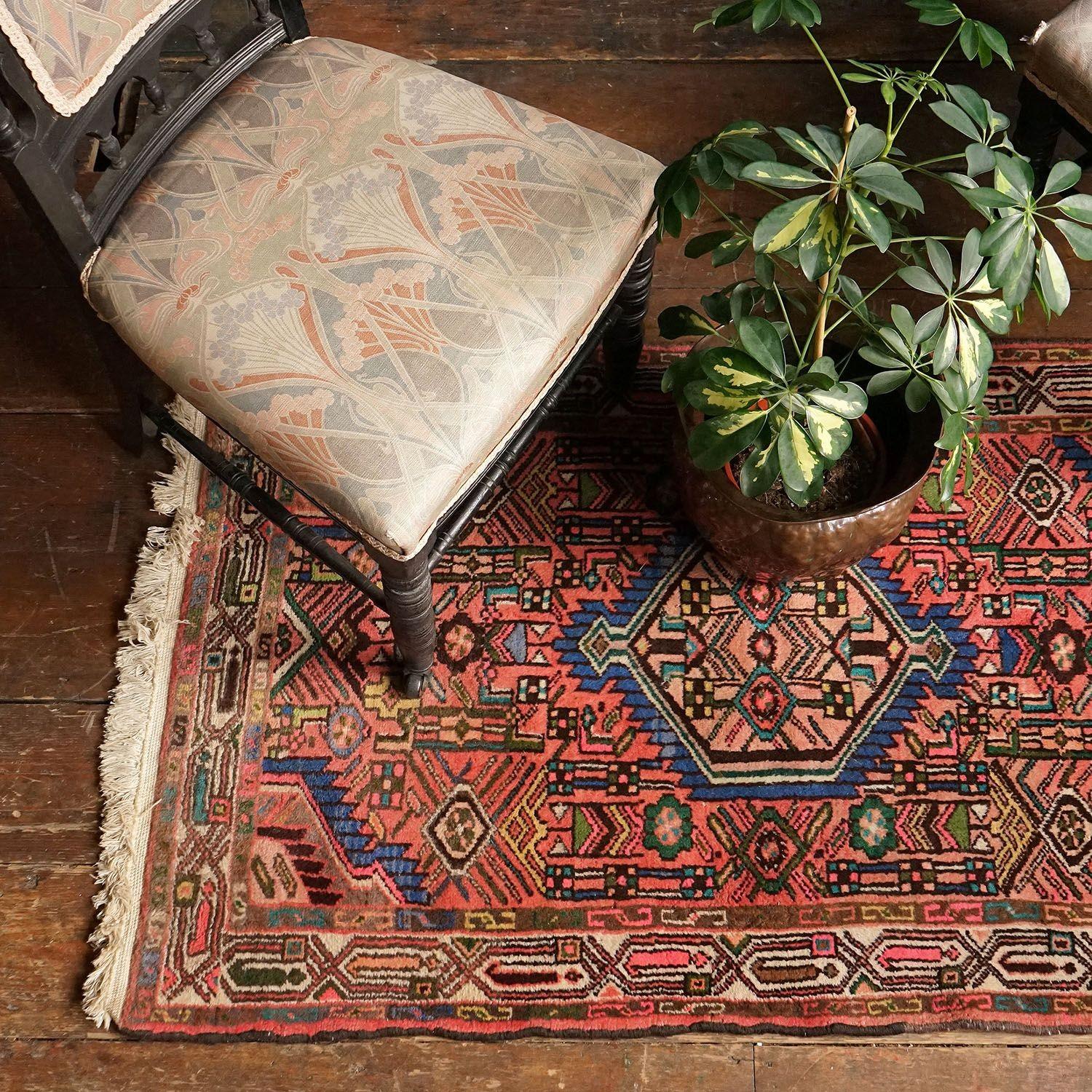 Pink Hand-Knotted Middle Eastern Tajabad Rug, 20th Century In Good Condition In Bristol, GB