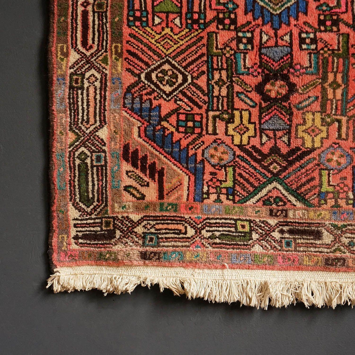 Pink Hand-Knotted Middle Eastern Tajabad Rug, 20th Century 3