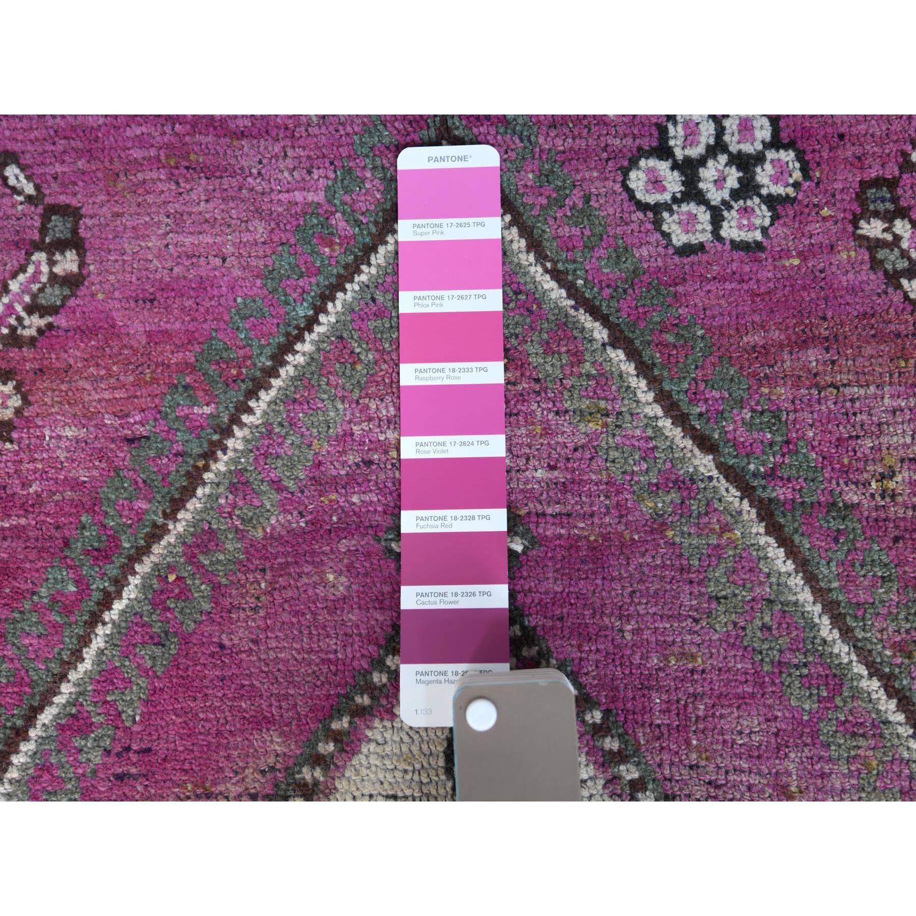 Hand-Knotted Pink Handmade Persian Shiraz Bohemian Cropped Thin Vintage Wool Rug For Sale