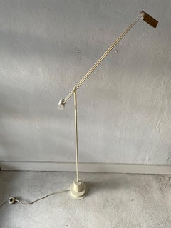 Lámpara de pie de metal blanco con cabeza rosa by Cosack Años 70, Alemania
