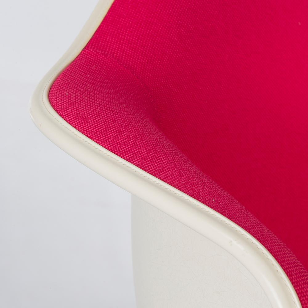 Pink Herman Miller Original Eames Upholstered RAR Rocking Arm Shell Chair In Good Condition For Sale In Loughborough, Leicester