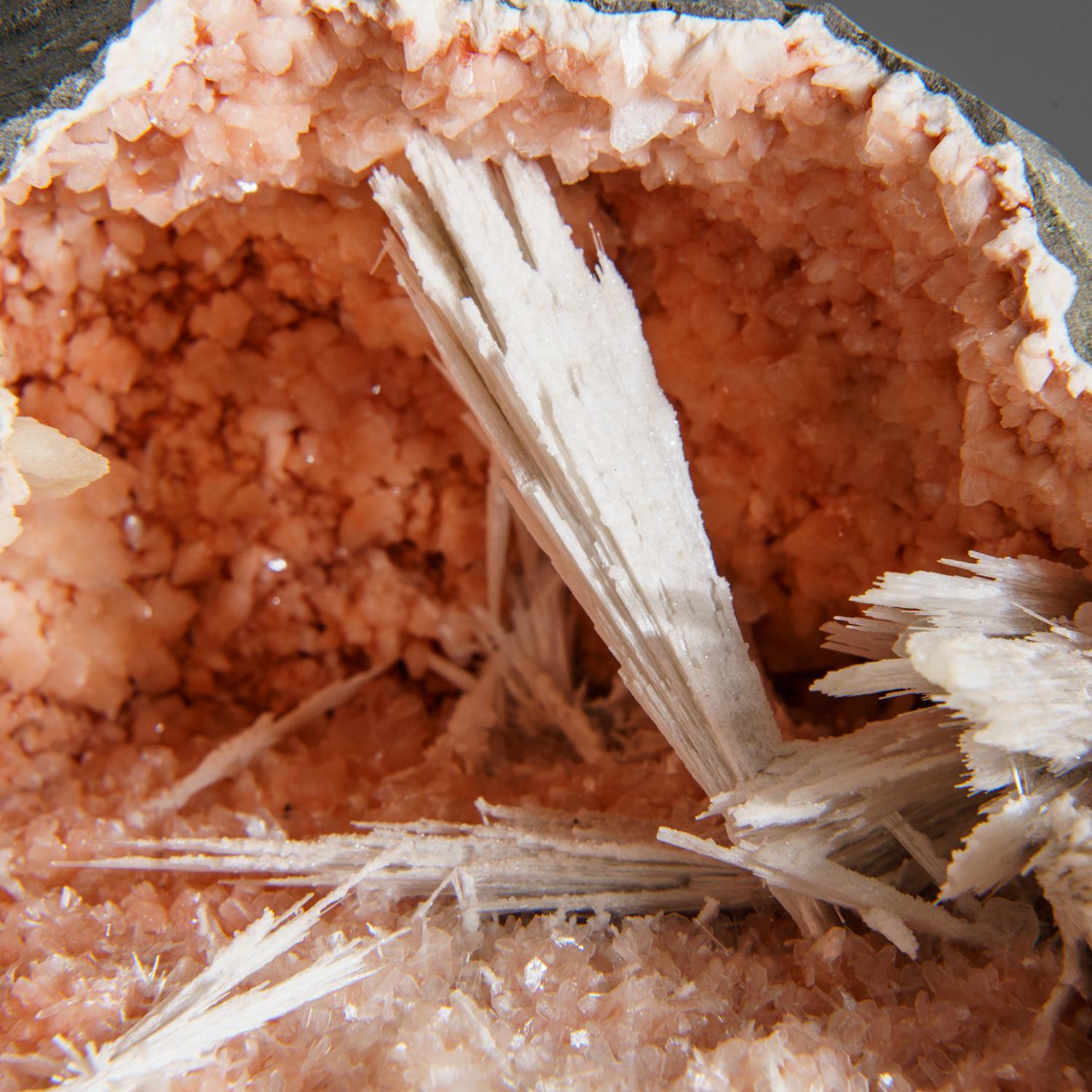 Pink Heulandite with Scolecite Geode From Nasik District, Maharashtra, India In New Condition For Sale In New York, NY