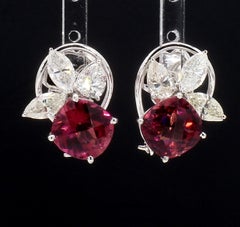 Boucles d'oreilles en or blanc poinçonnées avec diamants marquises de 3 carats et tourmaline rose