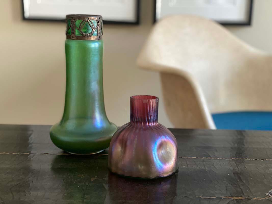Vase en verre Art nouveau rose irisé dans le style de Loetz en vente 5