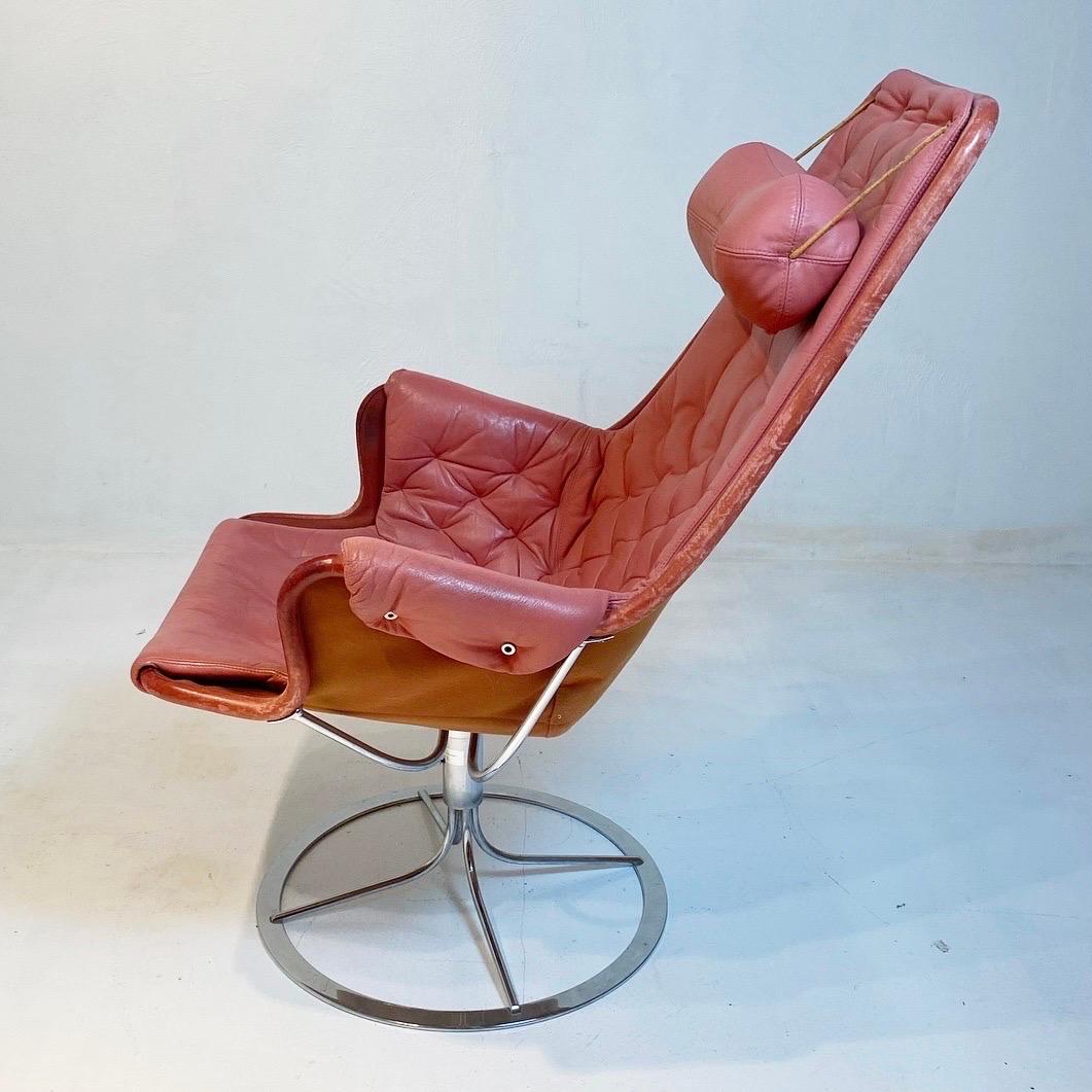 Jetson pink version by Bruno Mathsson for DUX, Sweden early 1970s. 

VIntage condition with wear to the armrest as shown on the close ups. no structural damages. 

all original with the head rest cushion as well.