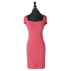 Robe de cocktail en maille rose Versace Collection