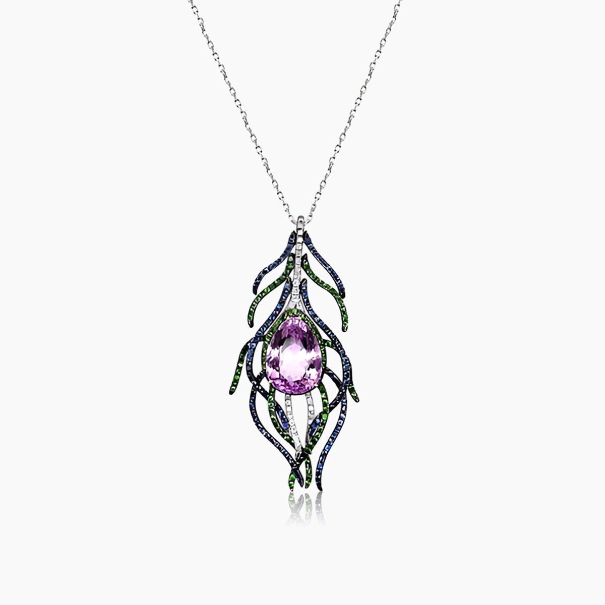 Collana con ciondolo in oro bianco Pink Kunzite, zaffiro blu, granato verde e diamanti In condizioni Nuovo in vendita a Oakton, VA