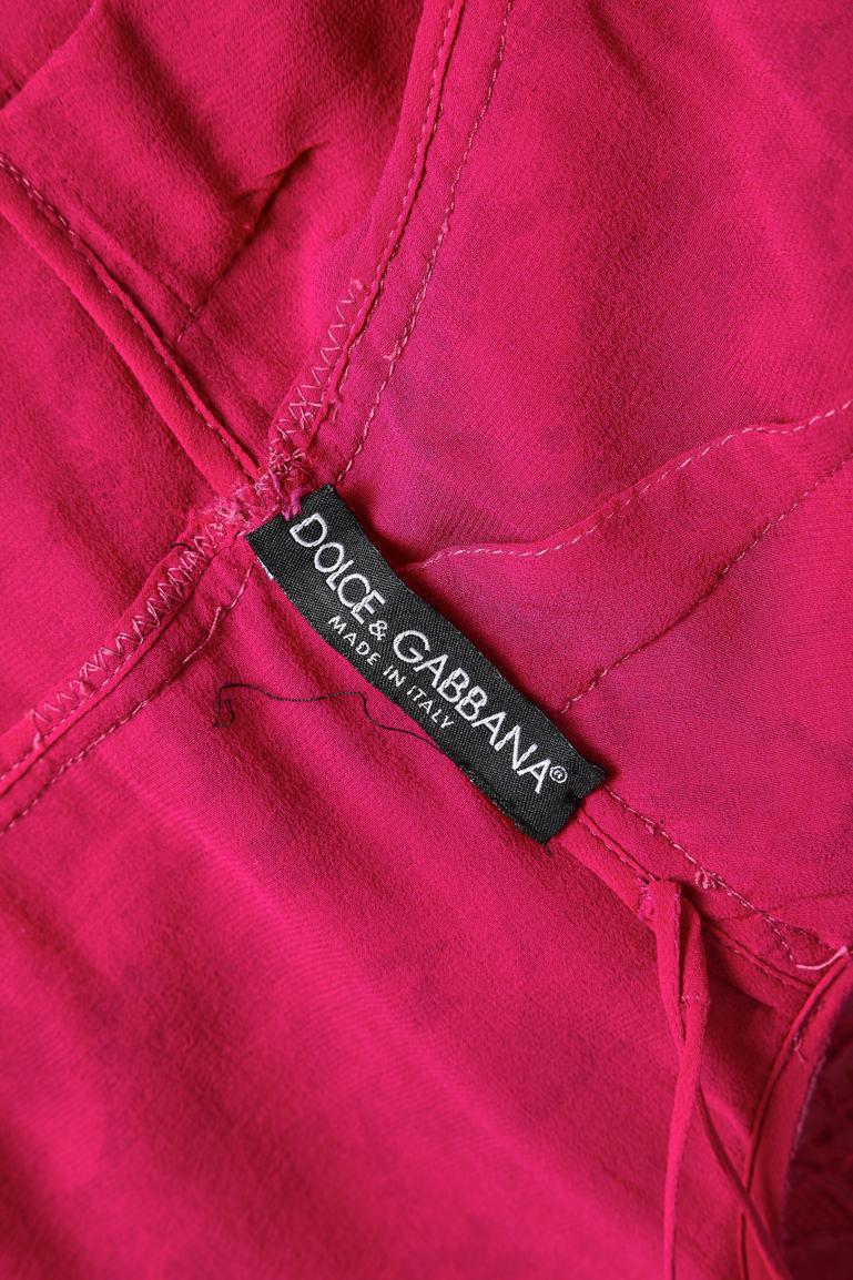 Pink lace cocktail dress with fabric flower embellishment Dolce & Gabbana For Sale 1