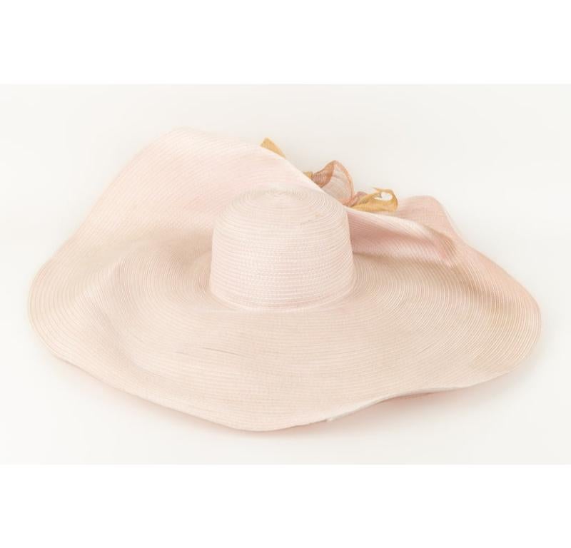 Donna Capo di paglia rosa grande in vendita