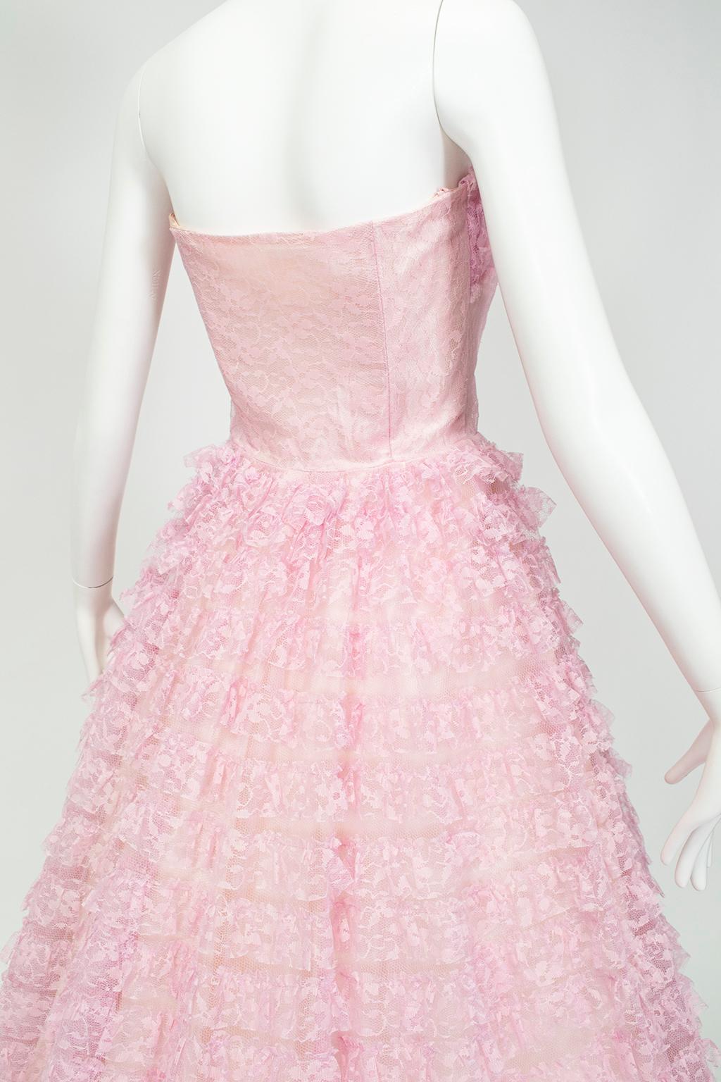 Rosa-lavendelfarbenes New Look trägerloses, gestuftes Ballerina Partykleid aus Spitze - S-M, 1950er Jahre im Angebot 5