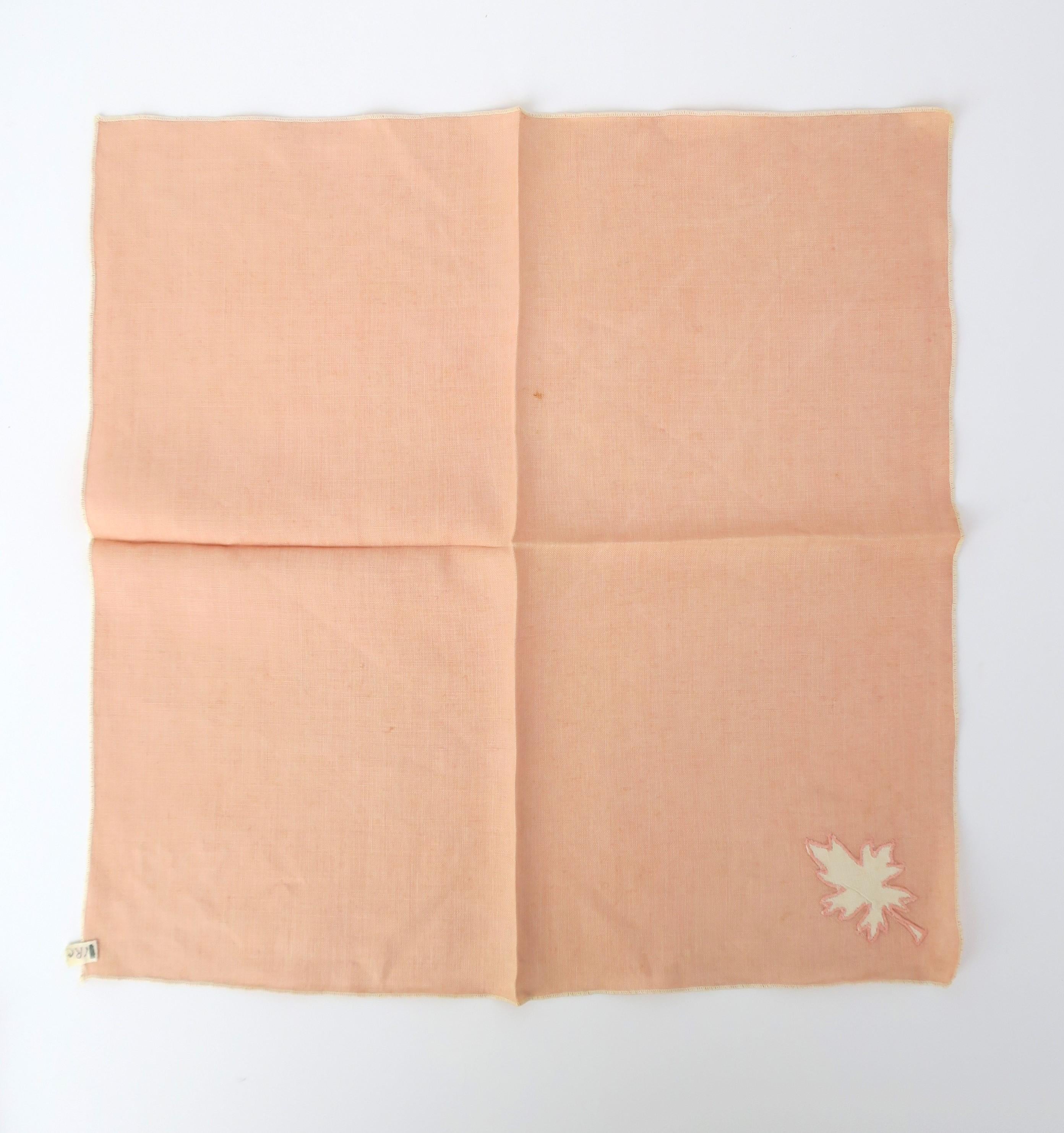 Pink Linen Napkins with Leaf Design, Set of 8 For Sale 1