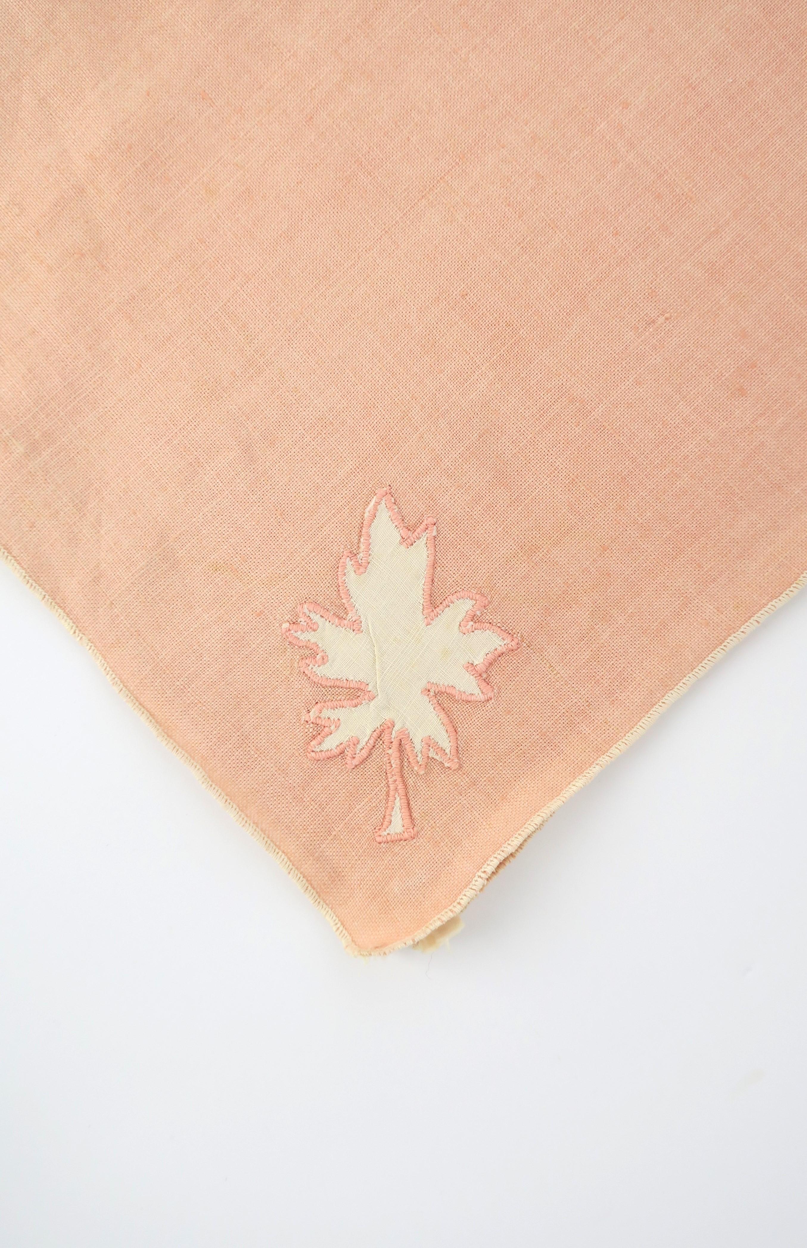 Pink Linen Napkins with Leaf Design, Set of 8 For Sale 2