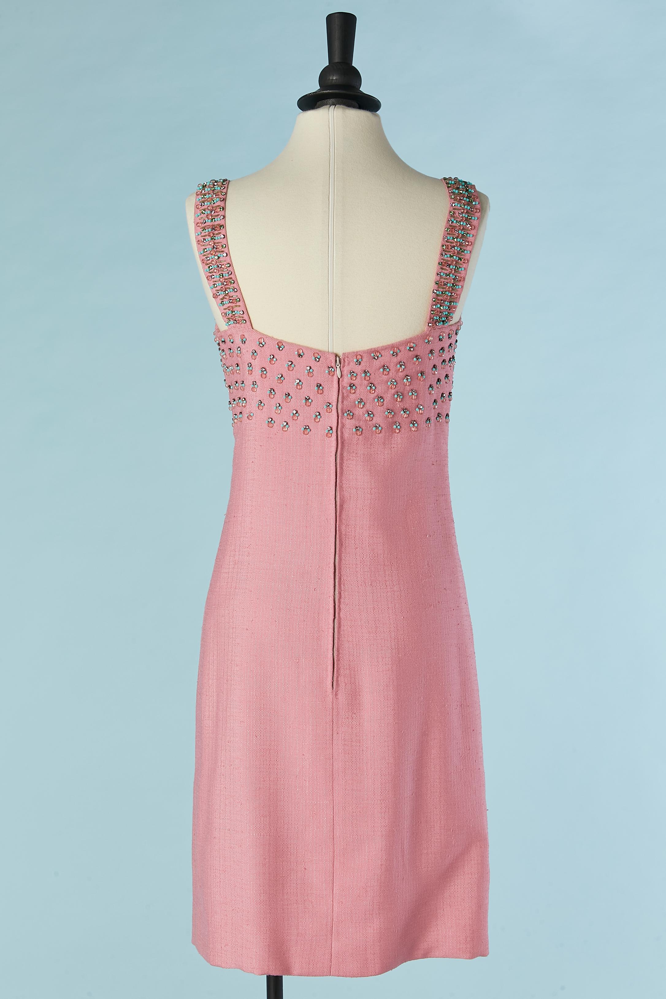 De las mujeres Vestido de cóctel sin mangas de lino rosa con pedrería Etienne Couture Circa 1960's en venta