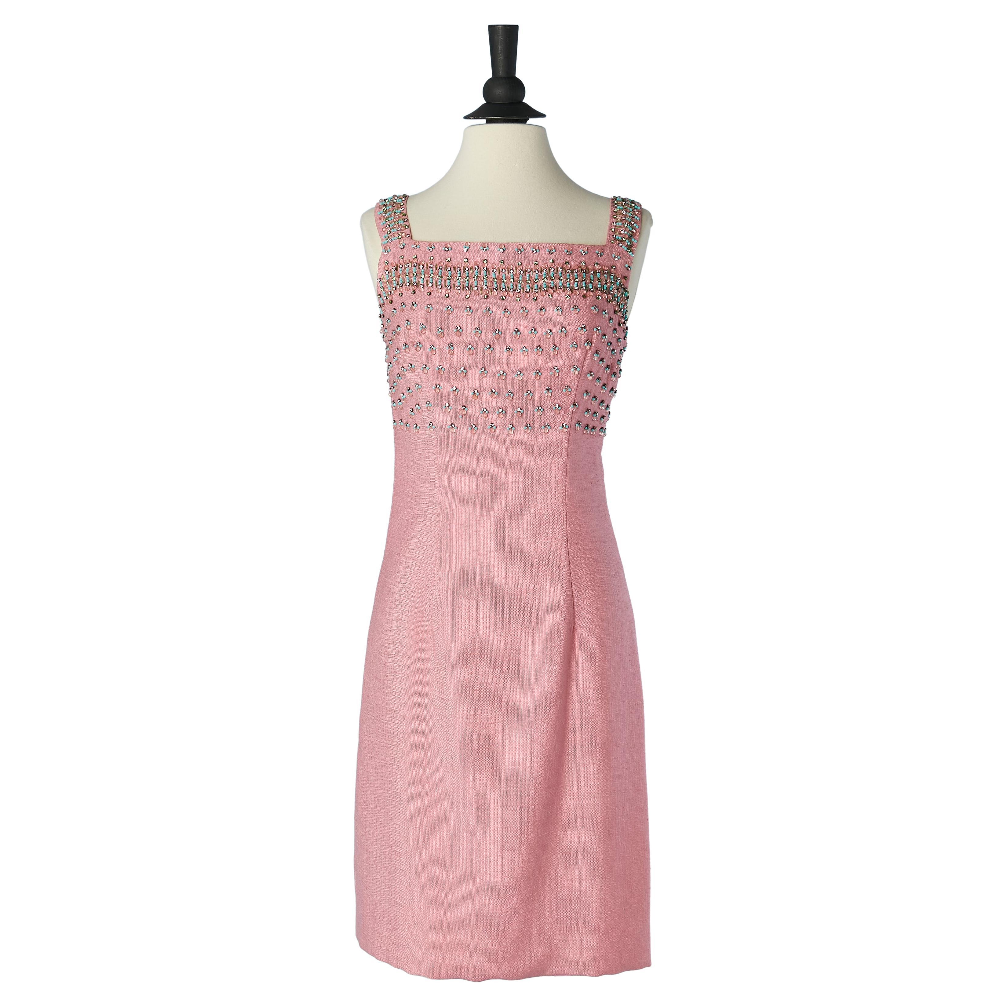 Vestido de cóctel sin mangas de lino rosa con pedrería Etienne Couture Circa 1960's en venta